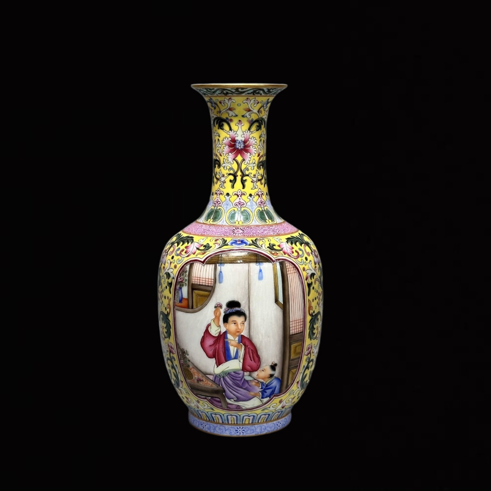 An Exquisite Enamel Figure Pattern Vase (1 of 14)