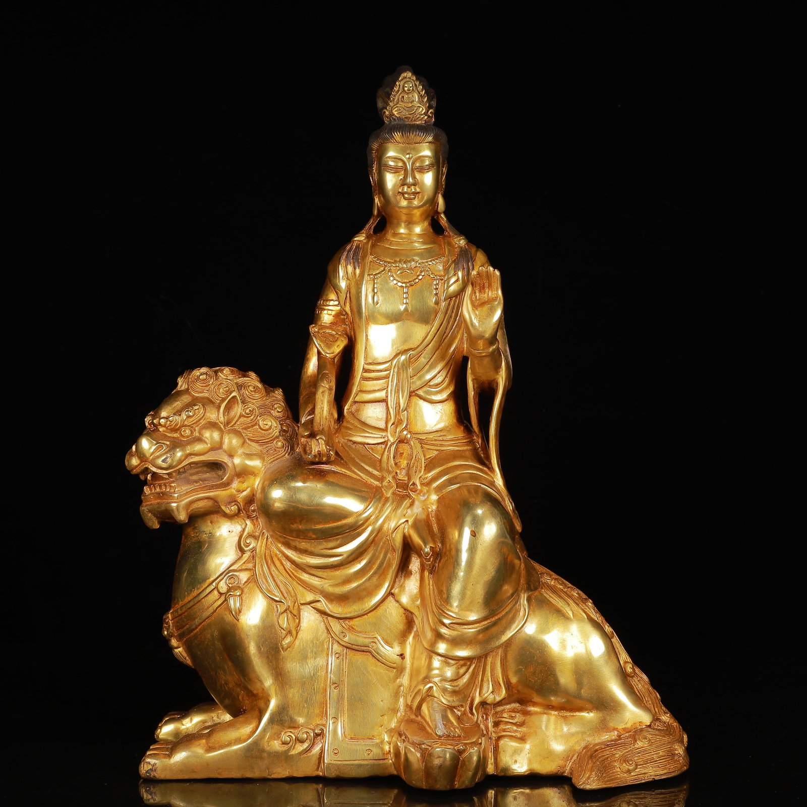 An Exquisite Gilt Bronze Statue of Manjusri: An Exquisite Gilt Bronze Statue of Manjusri,Qing Dynasty,China,Qianlong Four-Character Mark,Size:10.2inx3.9inx13.4in,Weight:9849g 铜鎏金文殊菩萨像,È