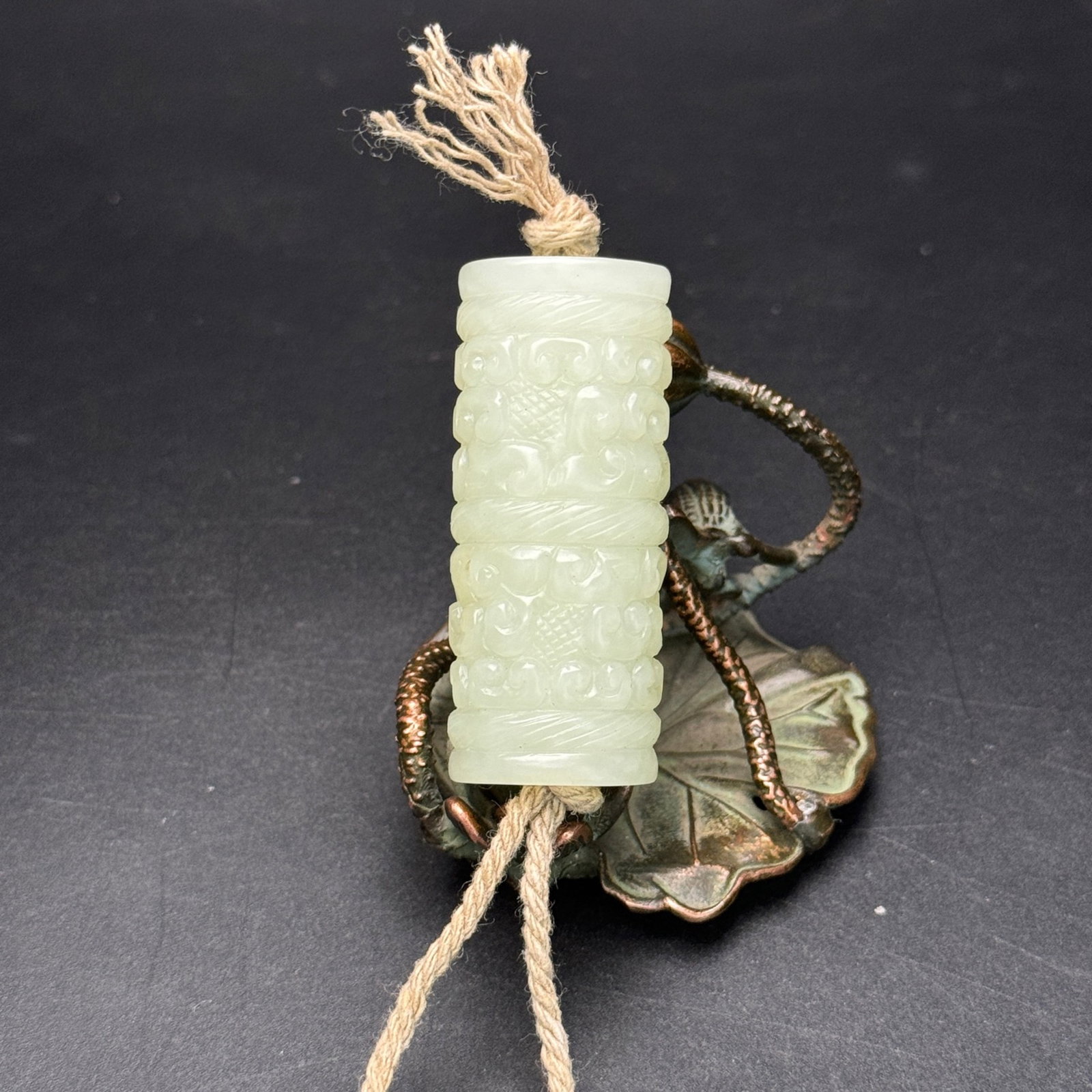 An Exquisite White Jade Auspicious Cloud Pattern Pendant - 2