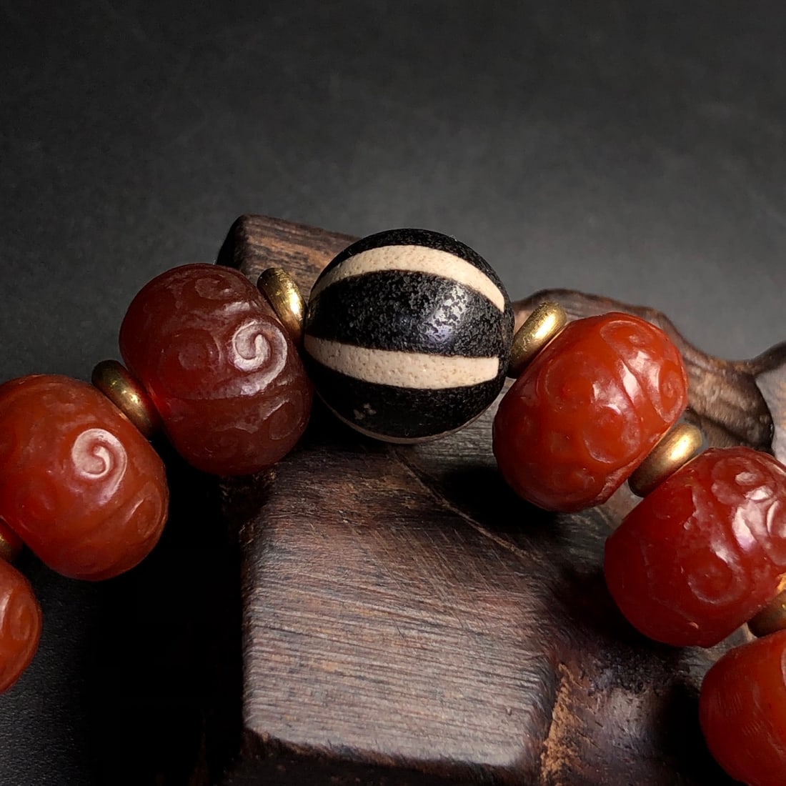 A Precious Agate Bracelets - 7