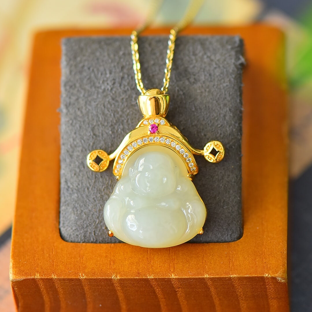 An Exquisite Sterling Silver-Gold Plated Inlaid White Jade Necklace,Inlaid Diamond: An Exquisite Sterling Silver-Gold Plated Inlaid White Jade Necklace,Inlaid Diamond,Size:26mmx31mm 纯银镀金镶白玉项链,嵌钻石