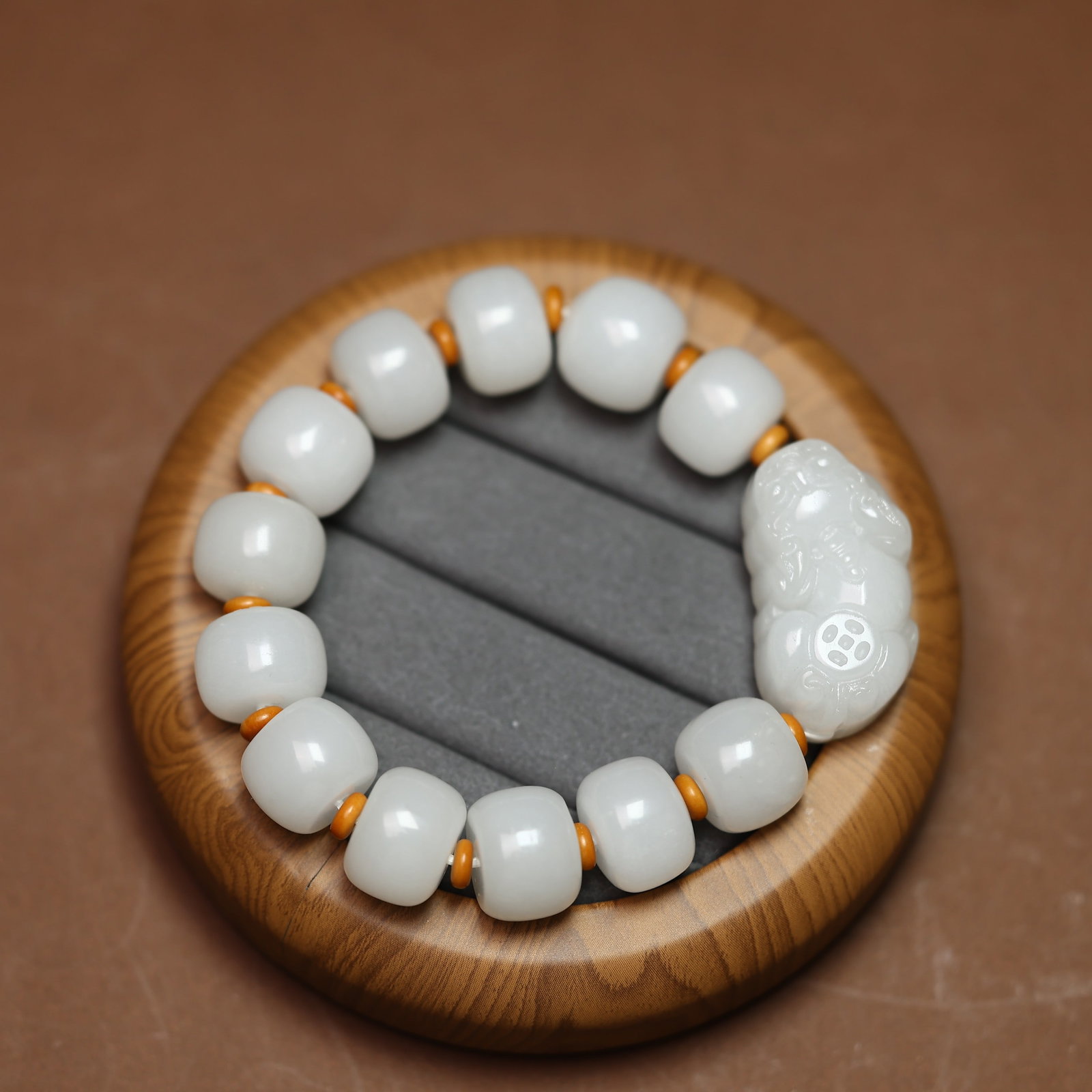 An Exquisite White Jade Bracelets - 4