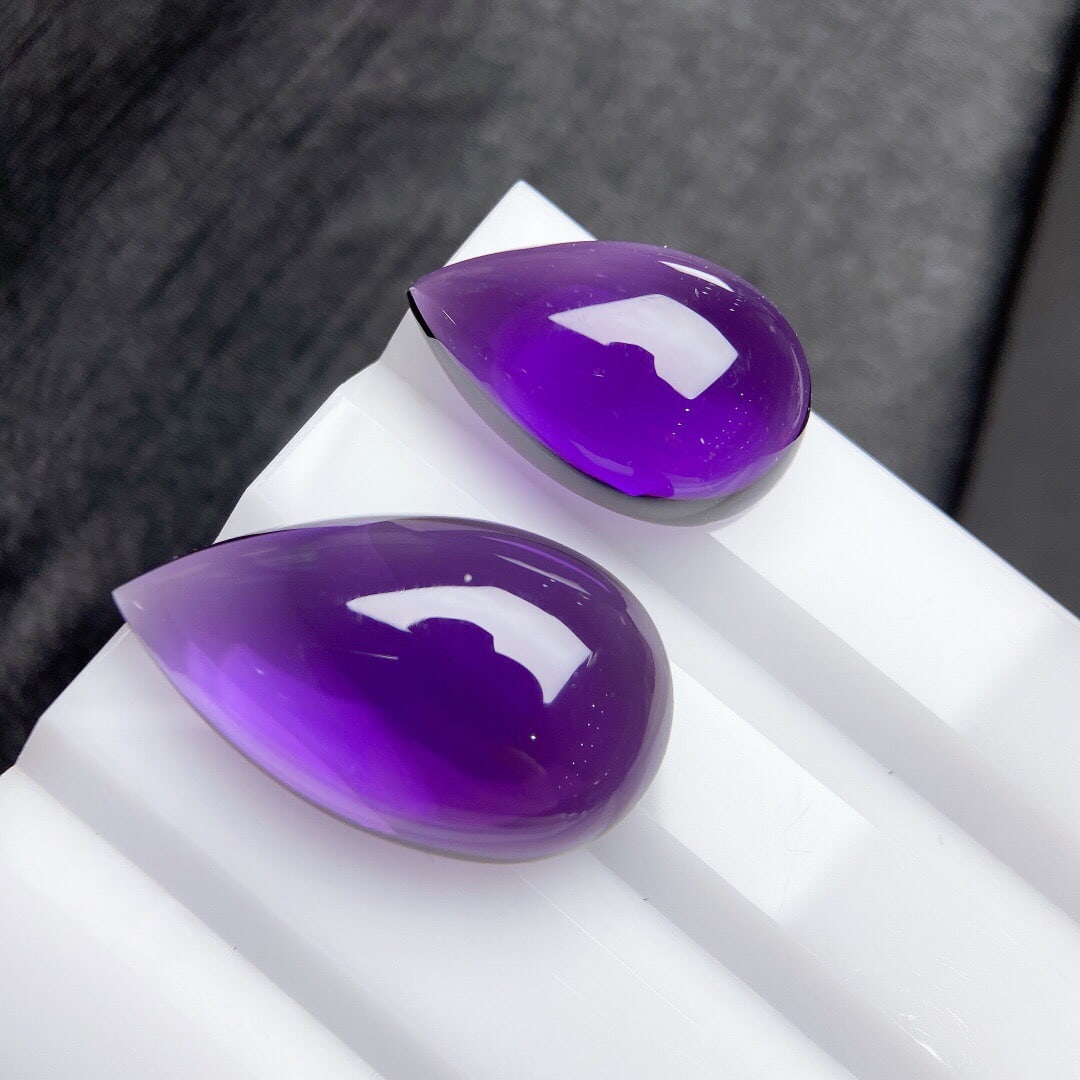 A Set of 63.66Ctw Natural Amethyst Looses: A Set of 63.66Ctw Natural Amethyst Looses,Size: 31.7mmx18.6mmx9.6mm 一套63.66Ctw天然紫水晶裸石