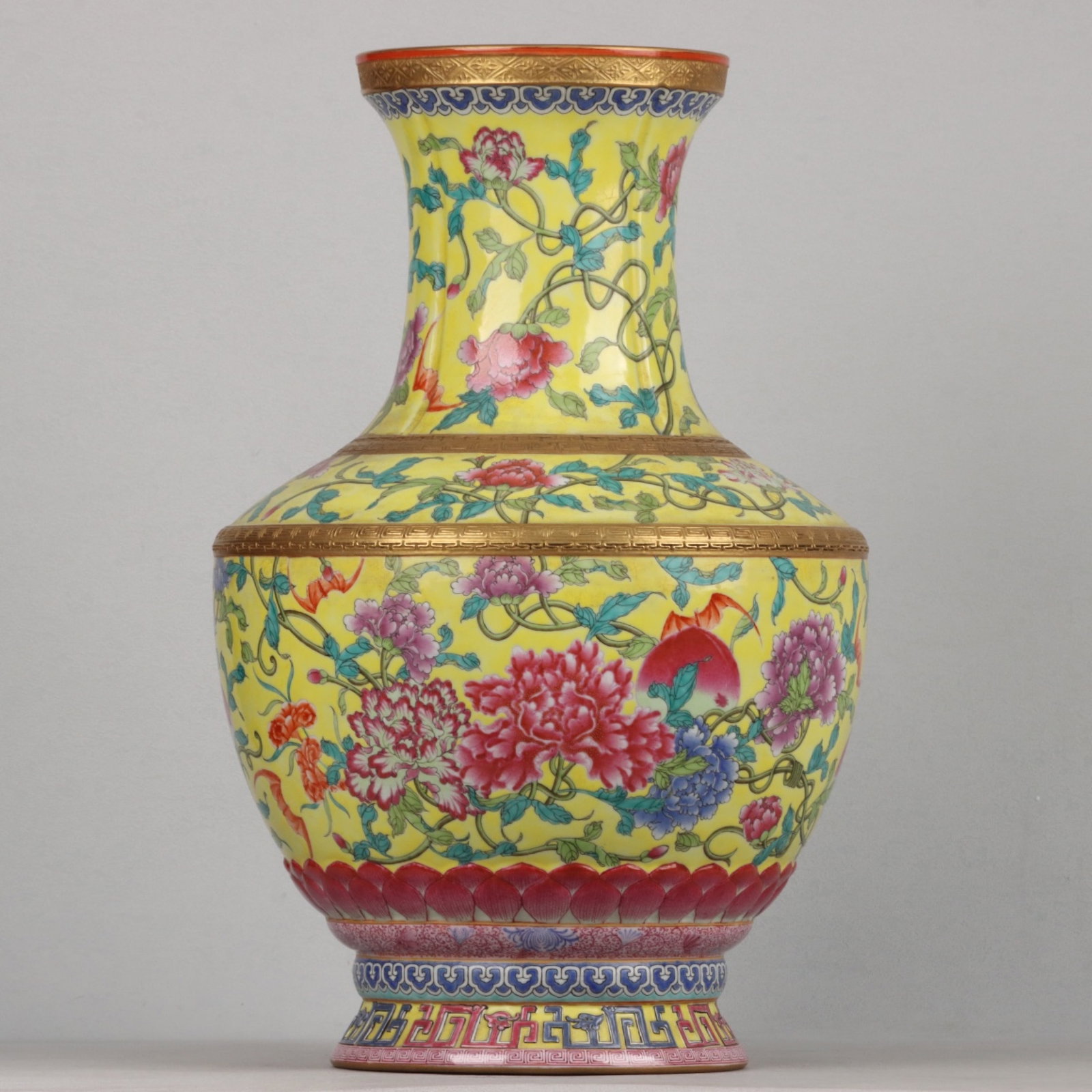 A Huge Enamel Gilt Beast-Face Pattern Vase: A Huge Enamel Gilt Beast-Face Pattern Vase,Qing Dynasty, China,Yongzheng Six-character Mark,Size:16.9inx11in