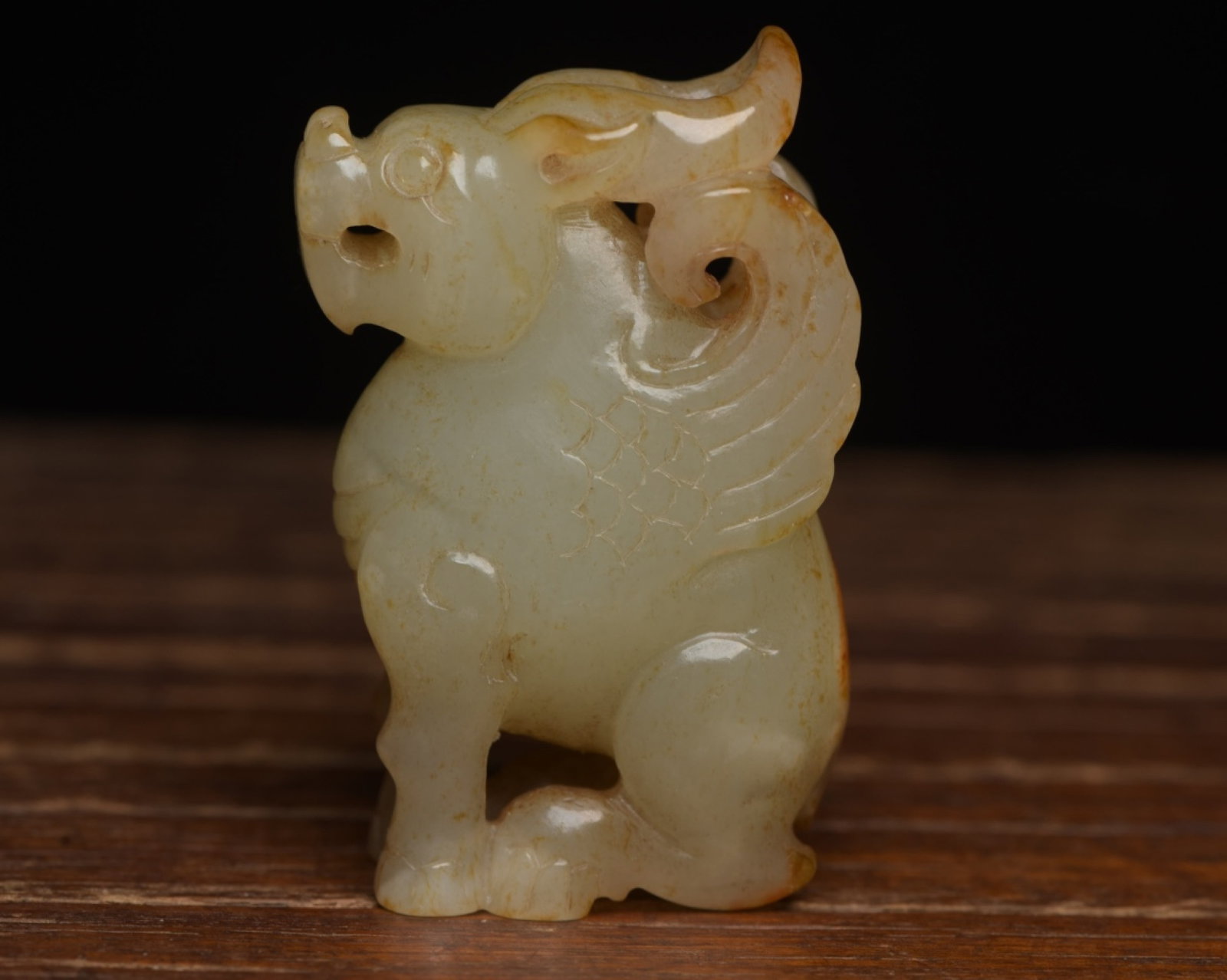 An Exquisite White Jade Beast Ornament: An Exquisite White Jade Beast Ornament,Qing Dynasty,China,Size:2.5inx1.5inx0.7in,Weight:82g 白玉兽摆件,中国清代