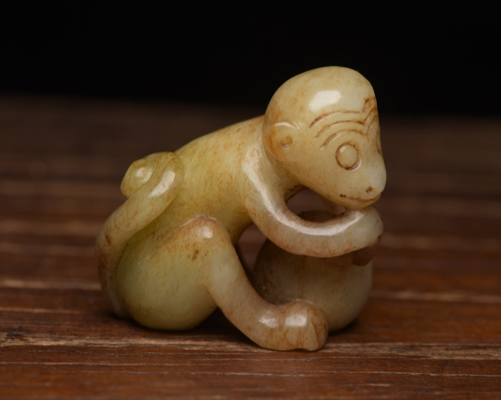 An Exquisite White Jade Monkey Ornament: An Exquisite White Jade Monkey Ornament,Qing Dynasty,China,Size:1.9inx1.8inx1.3in,Weight:73g 白玉猴子摆件,中国清代