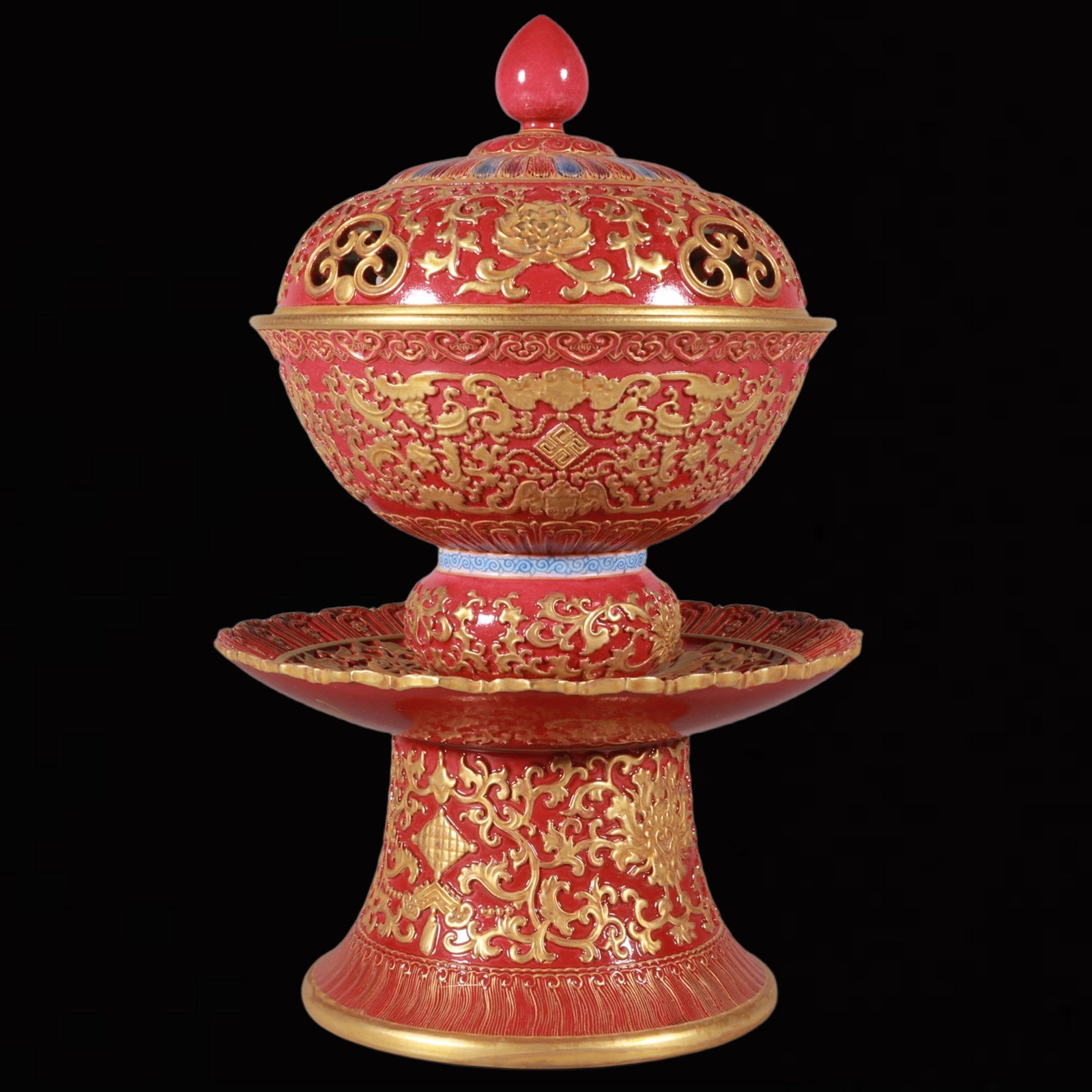 An Exquisite Famille-Rose Ruby Red-Glazed Painted Gold Lotus Pattern Candlestick: An Exquisite Famille-Rose Ruby Red-Glazed Painted Gold Lotus Pattern Candlestick,Qing Dynasty,China,Qianlong Six-character Mark,Size:10.2inx6.5in 粉彩胭脂红描ດ