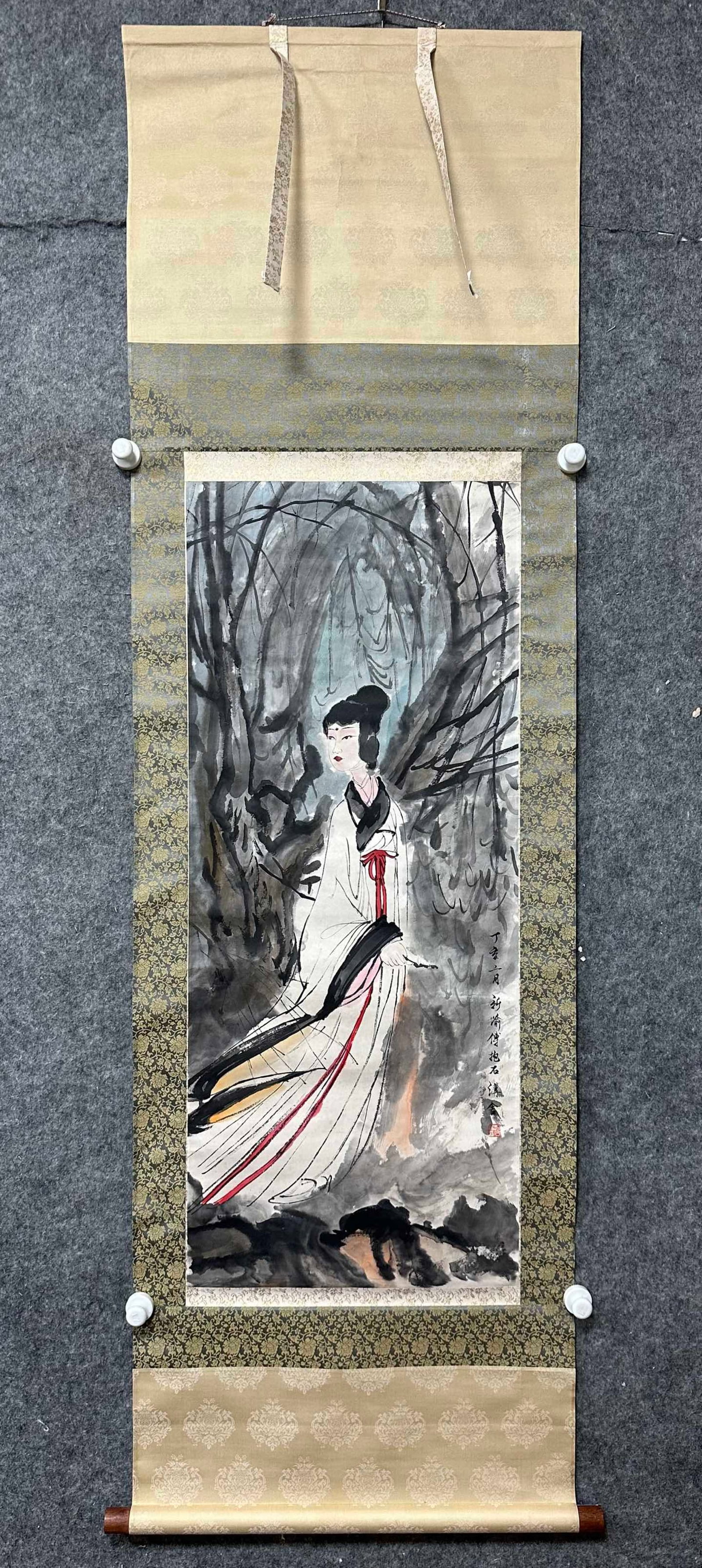 A Chinese Vertical Scroll Ink Painting of Figure on Paper: A Chinese Vertical Scroll Ink Painting of Figure on Paper,Fu Baoshi,Size:15.7inx38.2in 一幅中国水墨人物画立轴,傅抱石