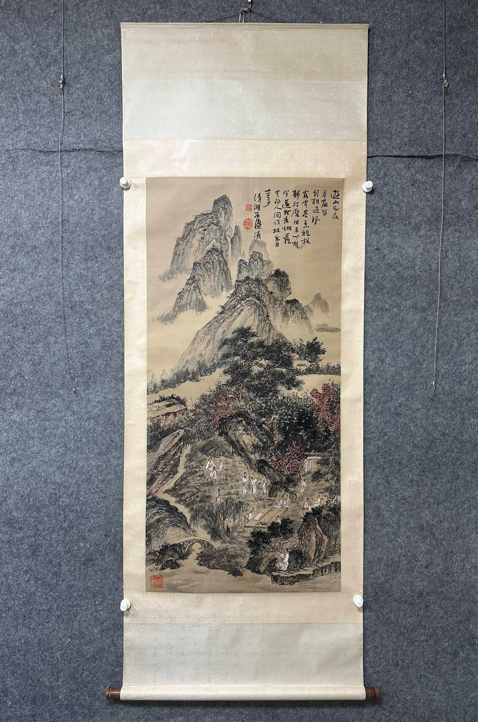 A Chinese Vertical Scroll Ink Painting of Landscape and Figure on Paper: A Chinese Vertical Scroll Ink Painting of Landscape and Figure on Paper,Shi Tao,Size:25.6inx53.9in 一幅中国水墨山水人物画立ů