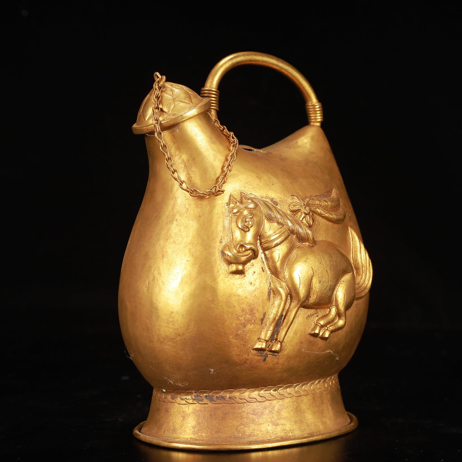 An Exquisite Gilt Bronze Horse Pattern Ewer - 2
