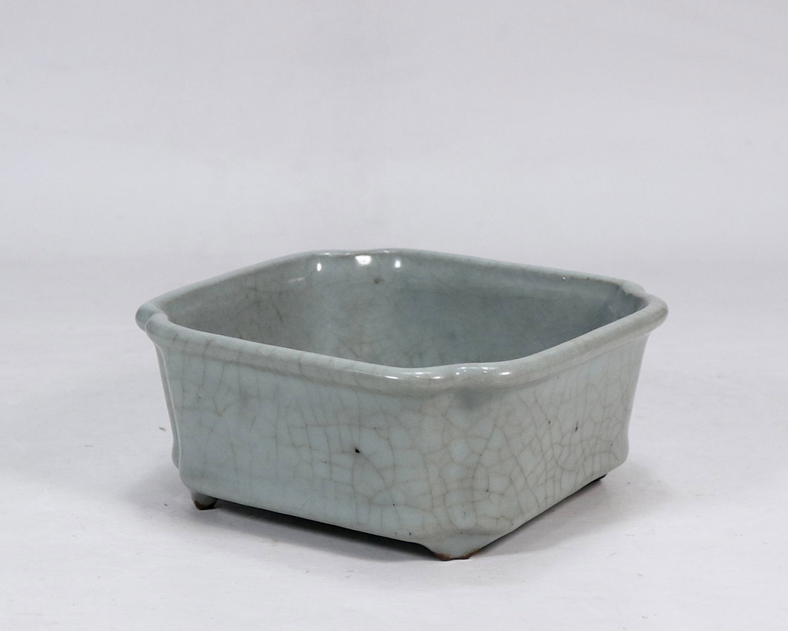 An Exquisite Guan yao Celadon Glazed Brush Washer,with an Imperial Poem by Emperor Qianlong (1 of 9)
