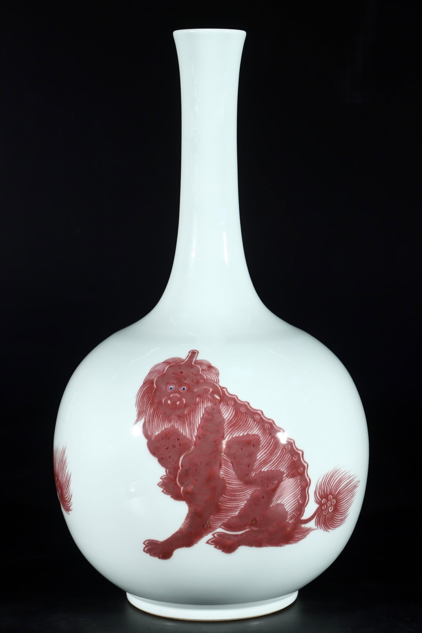 A Huge Underglaze-Red Auspicious Beast Pattern Vase: A Huge Underglaze-Red Auspicious Beast Pattern Vase,Qing Dynasty,China,Size:15.7inx8.7in 釉里红瑞兽纹瓶,中国清代