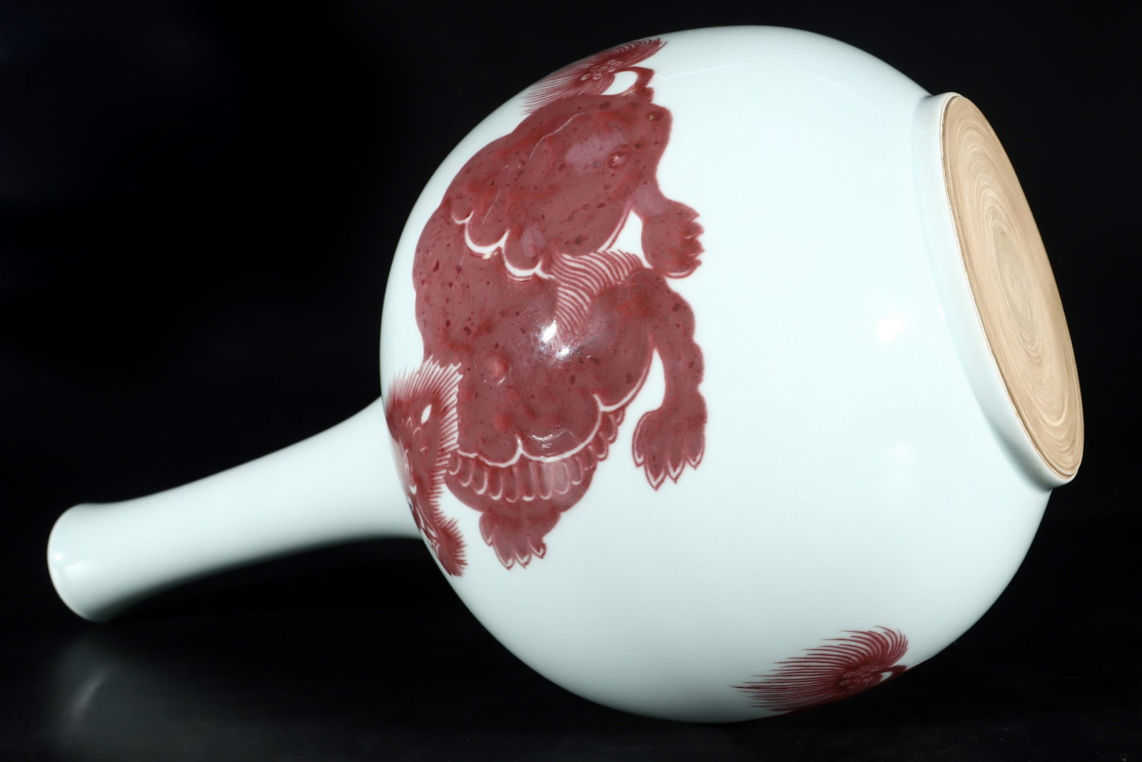 A Huge Underglaze-Red Auspicious Beast Pattern Vase - 7