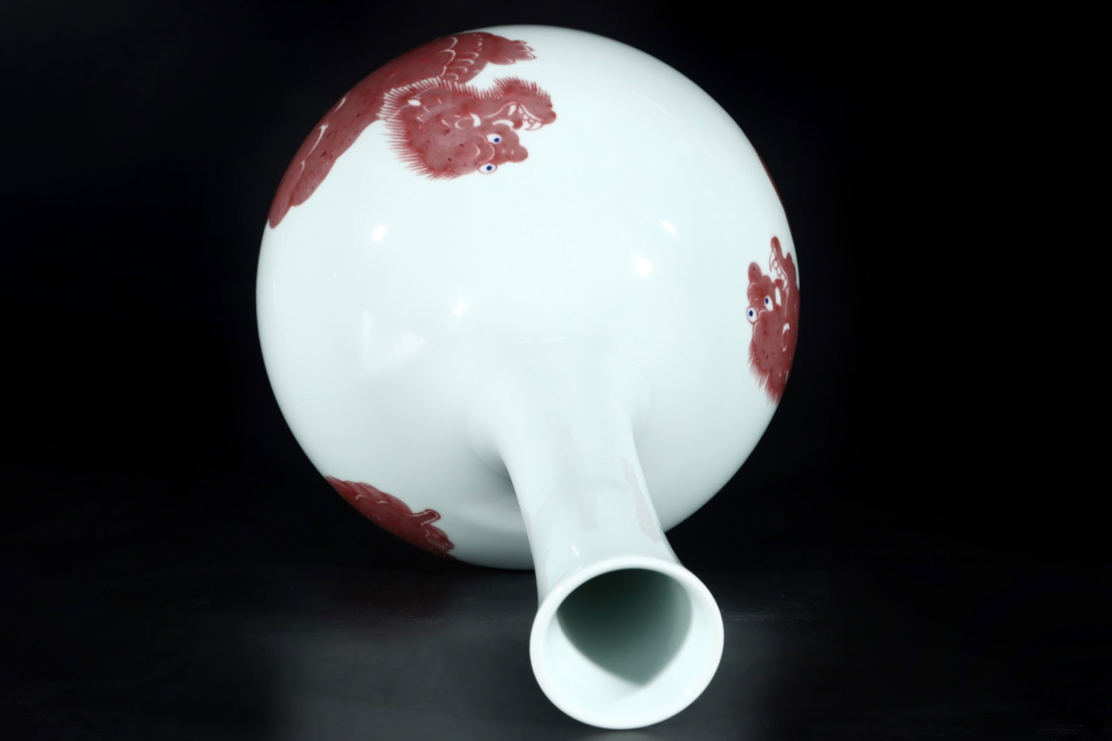 A Huge Underglaze-Red Auspicious Beast Pattern Vase - 8