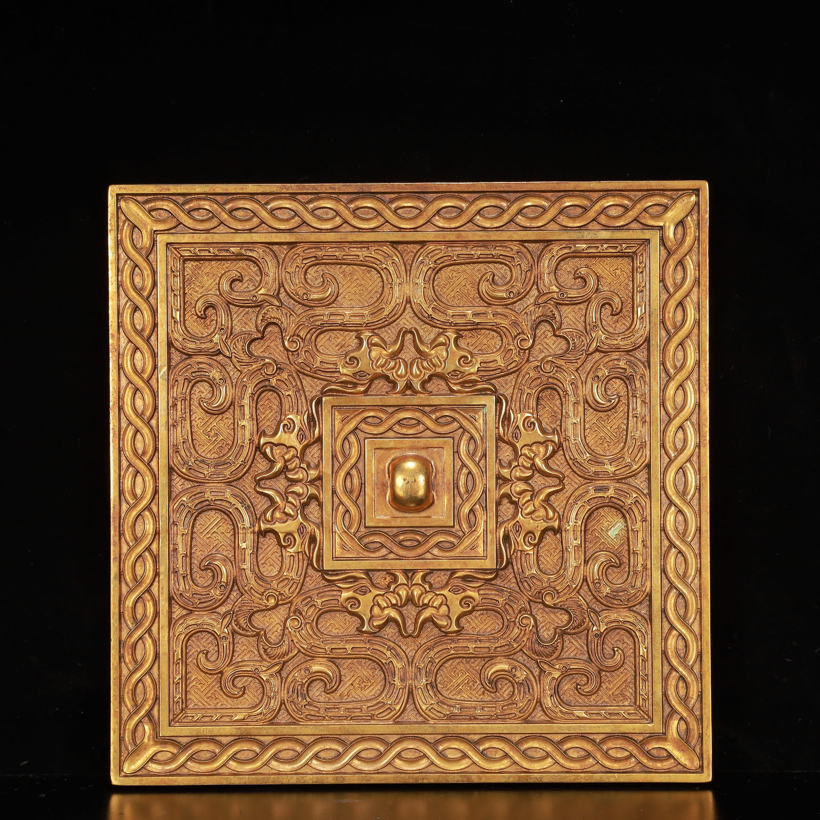 An Exquisite Gilt Bronze Dragon Pattern Mirror (1 of 4)