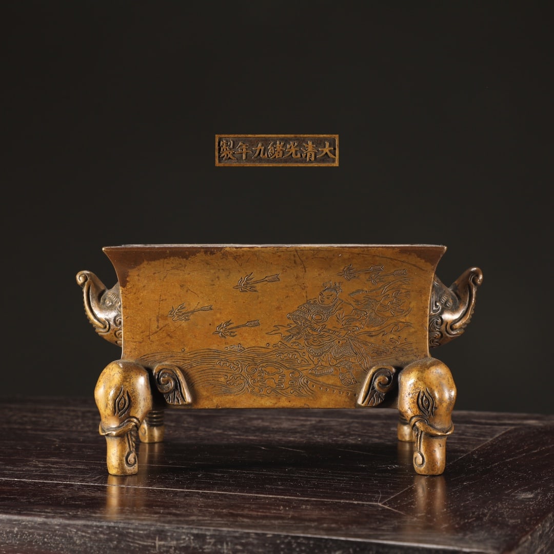 An Exquisite Bronze Figure and Story Pattern Elephant-Ears Censer,with Poem: An Exquisite Bronze Figure and Story Pattern Elephant-Ears Censer,with Poem,Qing Dynasty,China,with Mark,Size:3.4inx5.4inx7in,Weight:1700g 铜人物故事纹象ň