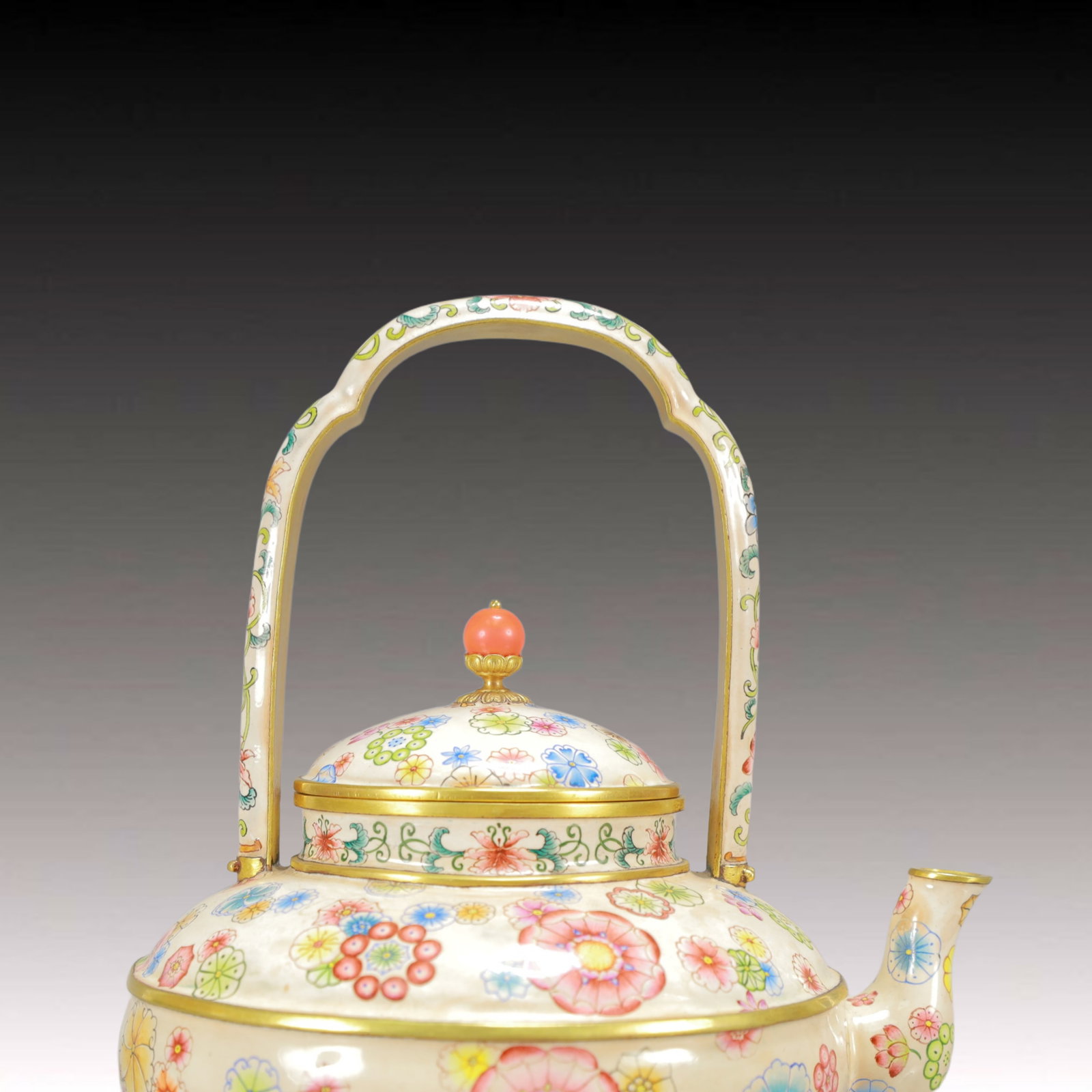 An Exquisite Painted Enamel Flower Pattern Ewer - 2