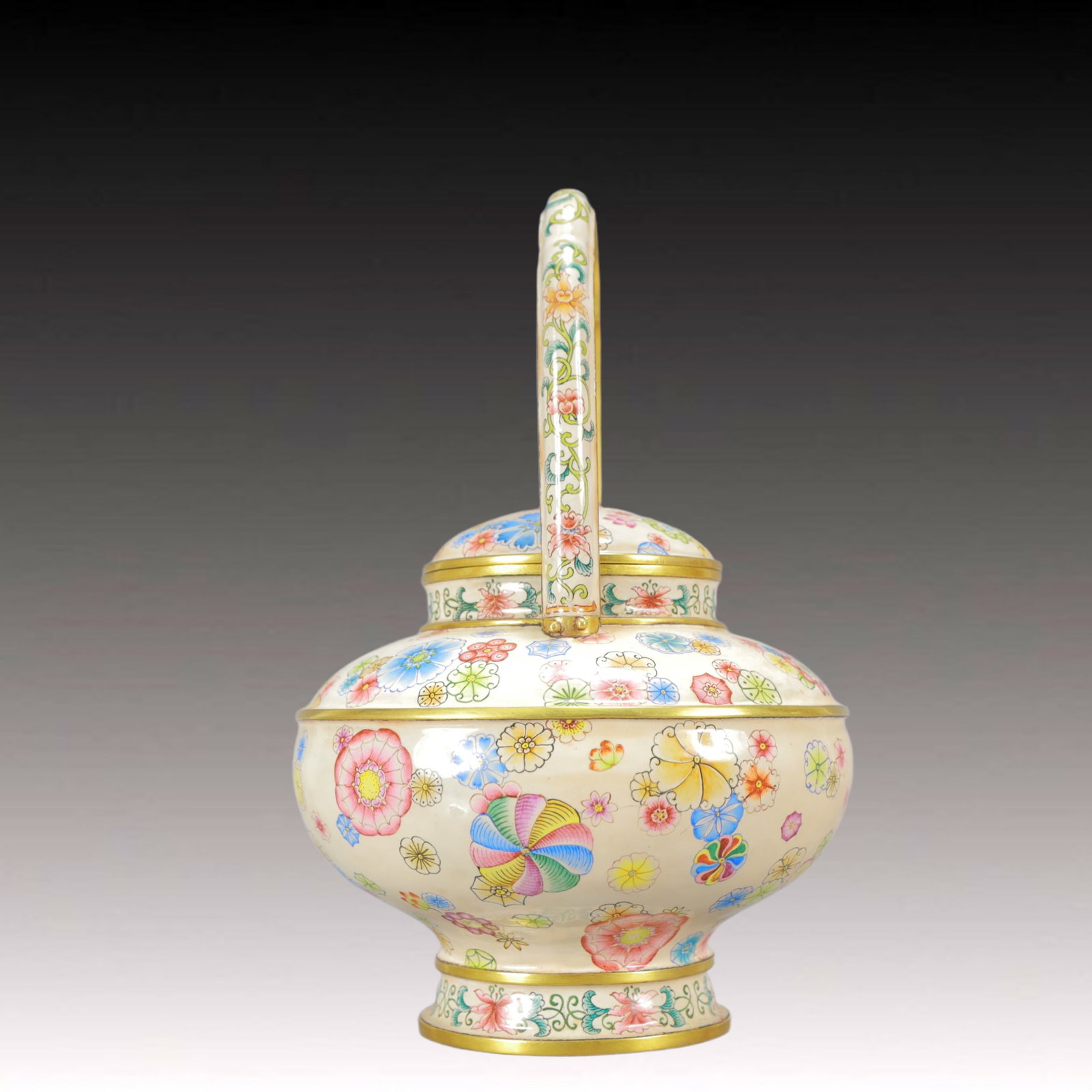 An Exquisite Painted Enamel Flower Pattern Ewer - 8