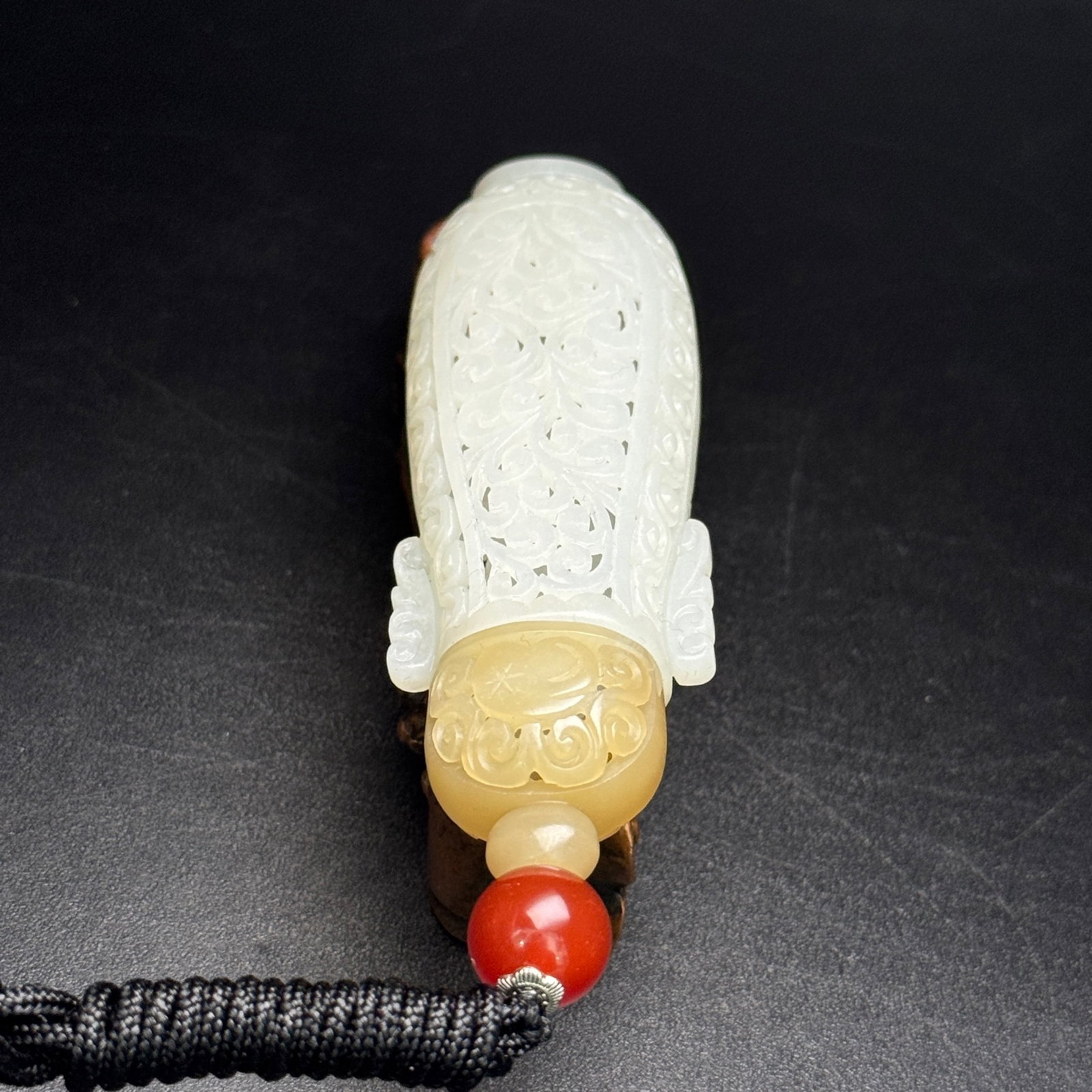 An Exquisite White Jade Flower Pattern Bottle - 5