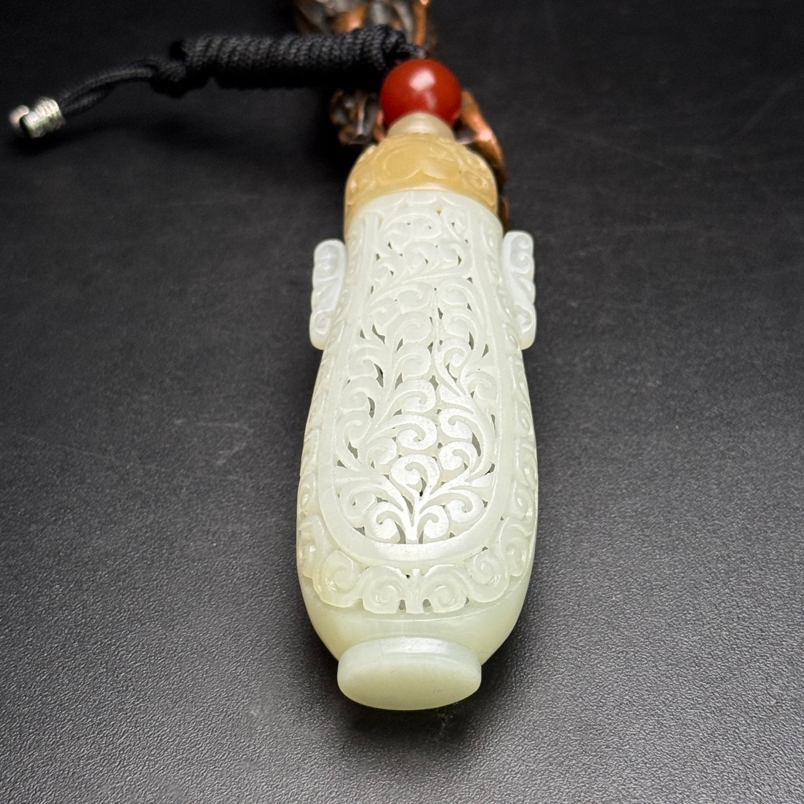An Exquisite White Jade Flower Pattern Bottle - 6