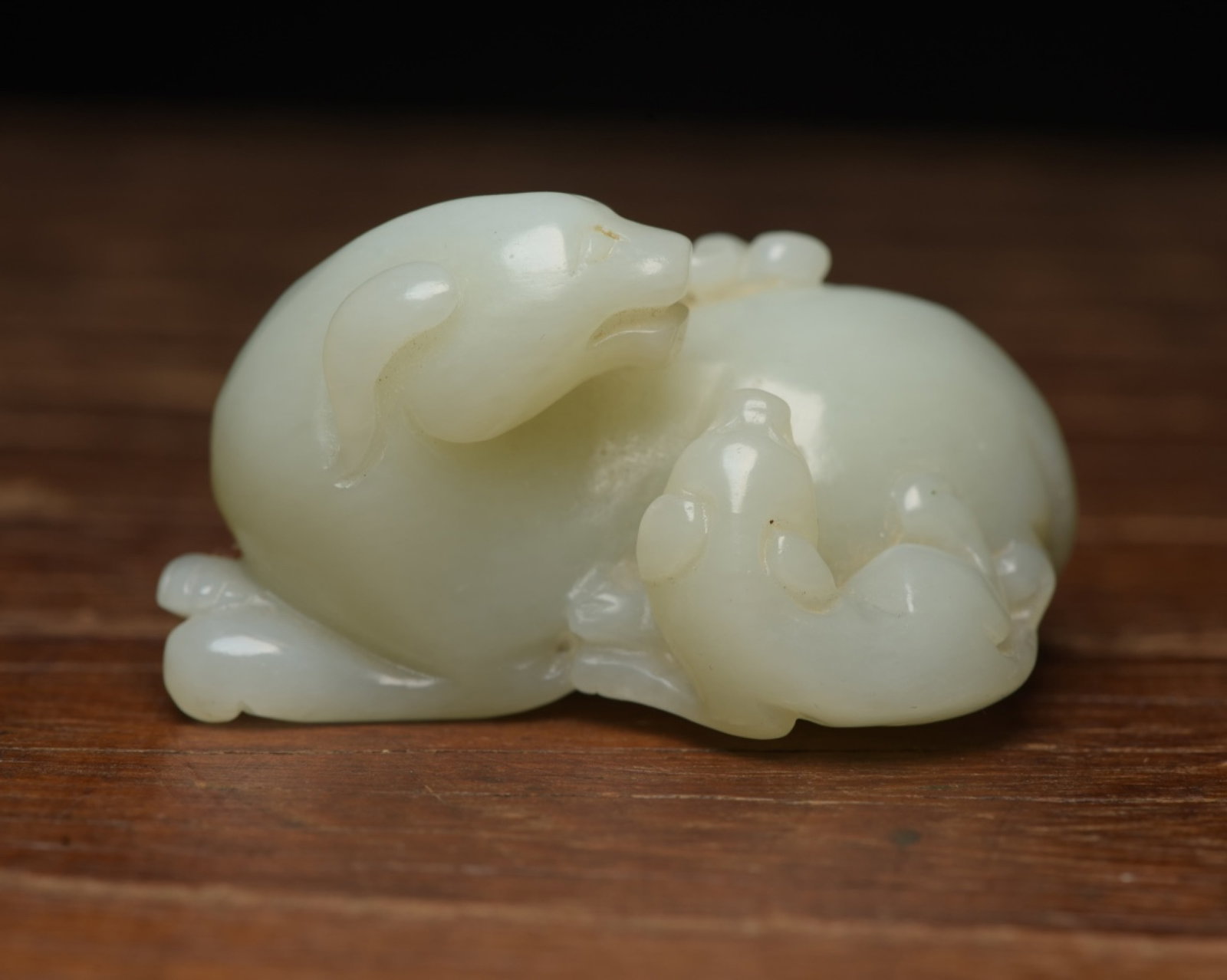 An Exquisite White Jade Beast Ornament: An Exquisite White Jade Beast Ornament,Qing Dynasty,China,Size:2.3inx1.6inx1.4in,Weight:101g 白玉兽摆件,中国清代