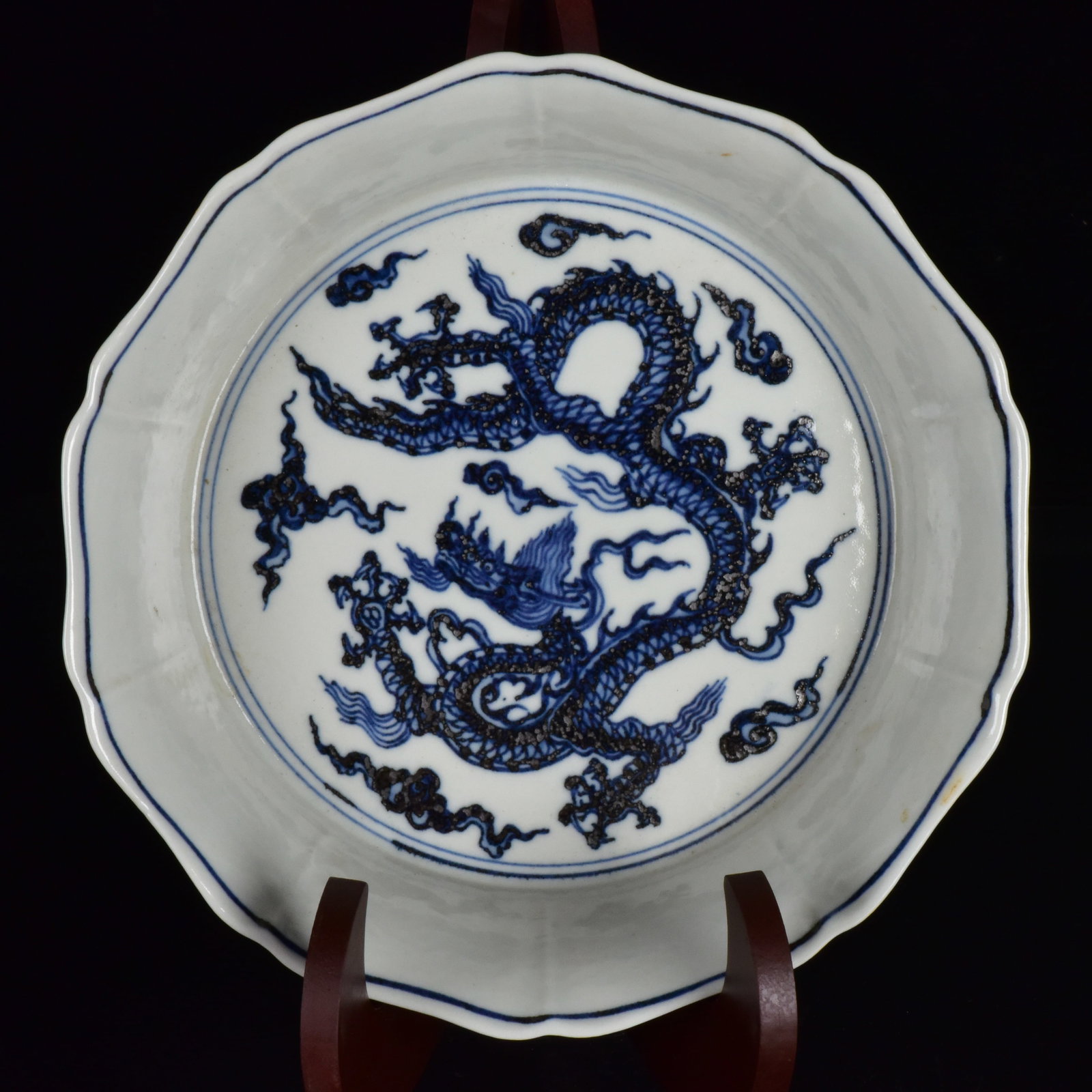 An Exquisite Blue and White Auspicious Cloud and Dragon Pattern Brush Washer: An Exquisite Blue and White Auspicious Cloud and Dragon Pattern Brush Washer,Ming Dynasty,China,Xuande Six-Character Mark,Size:2inx7.7in