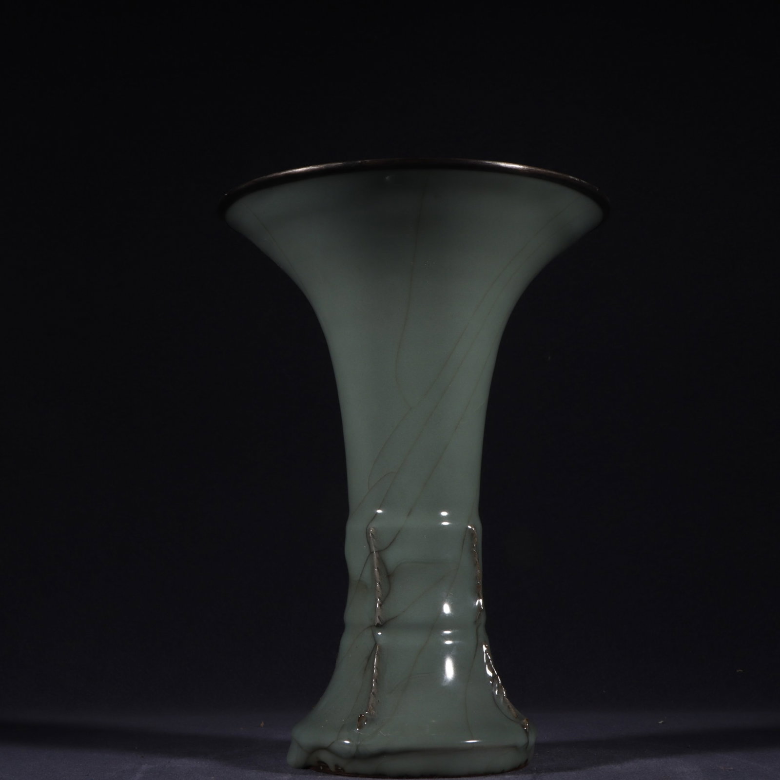 An Exquisite Guan yao Celadon Glazed Vase (1 of 8)