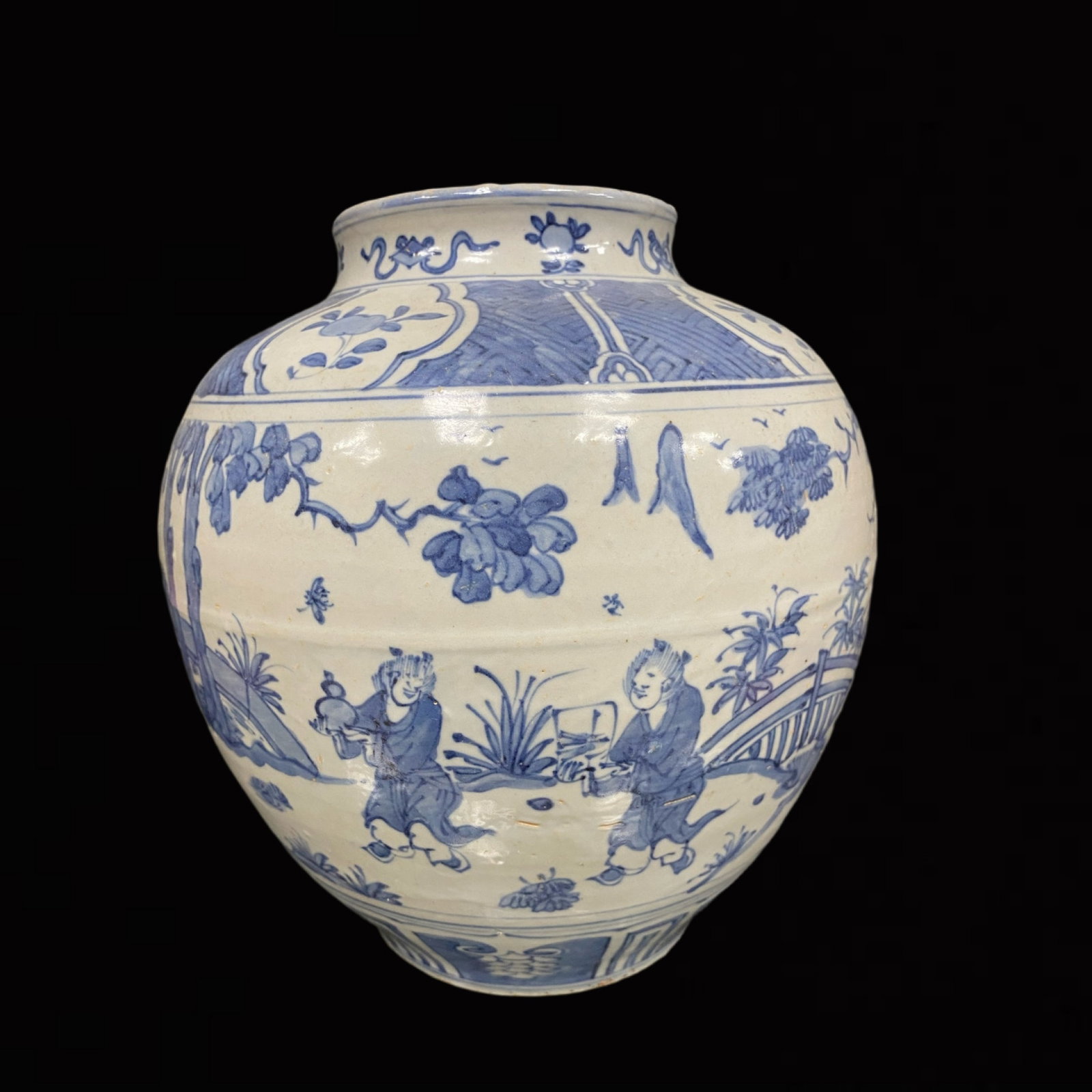 An Exquisite Blue and White Figure and Story Pattern Jar: An Exquisite Blue and White Figure and Story Pattern Jar,Qing Dynasty,China,Size:9.4inx4.1in 青花人物故事纹罐,中国清代