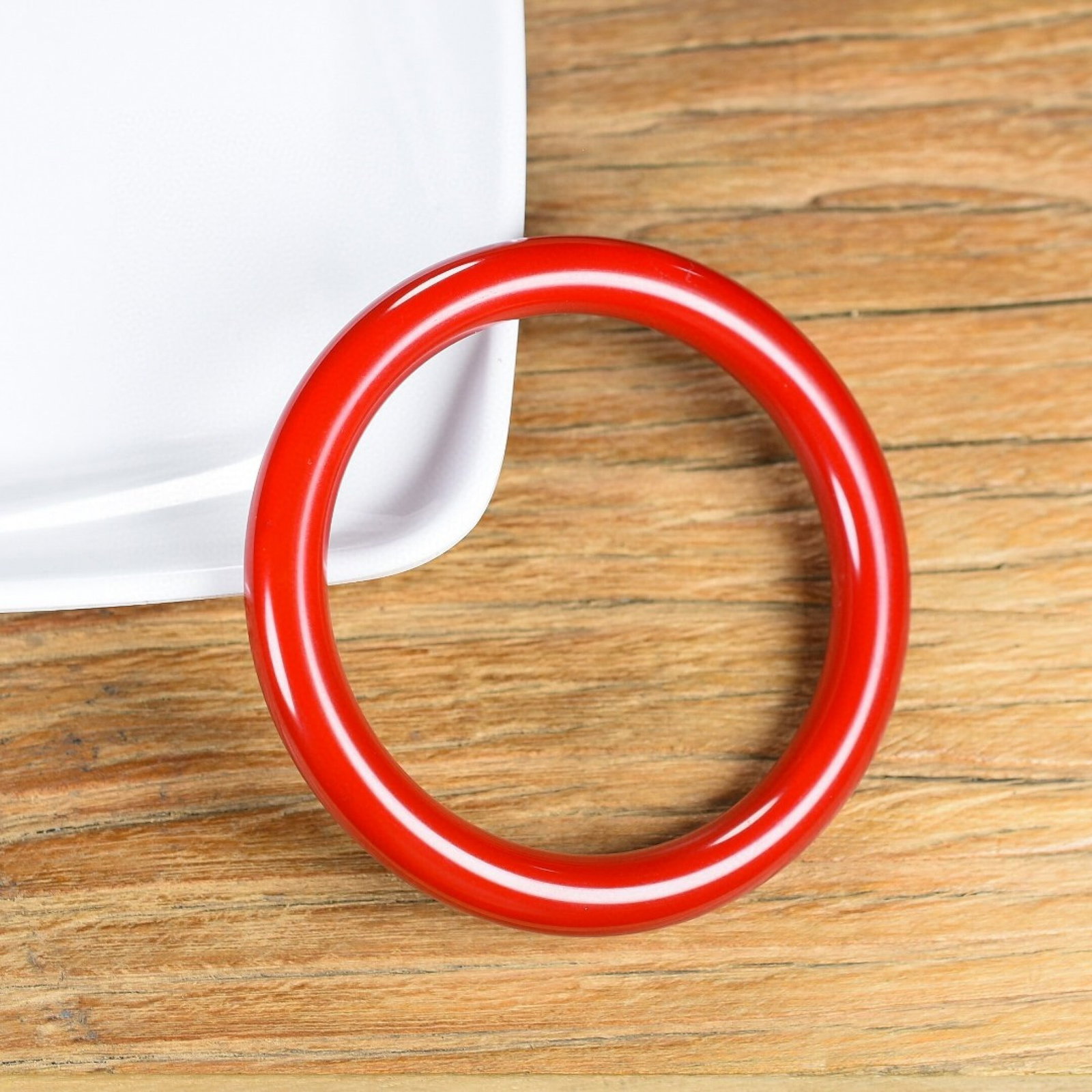 An Exquisite Red Jade Bracelet - 4