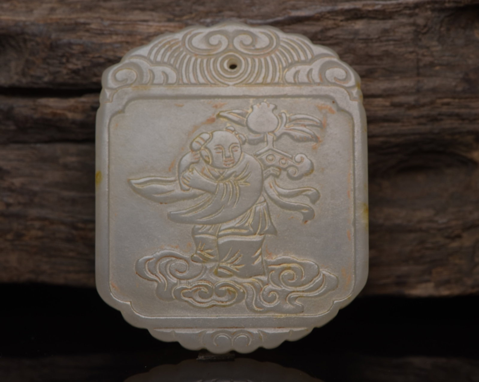 An Exquisite White Jade Figure Pattern Pendant,with poem: An Exquisite White Jade Figure Pattern Pendant,with poem,Qing Dynasty,China,Size:2.2inx1.8inx0.2in,Weight:33g 白玉人物纹牌,带诗文,中国