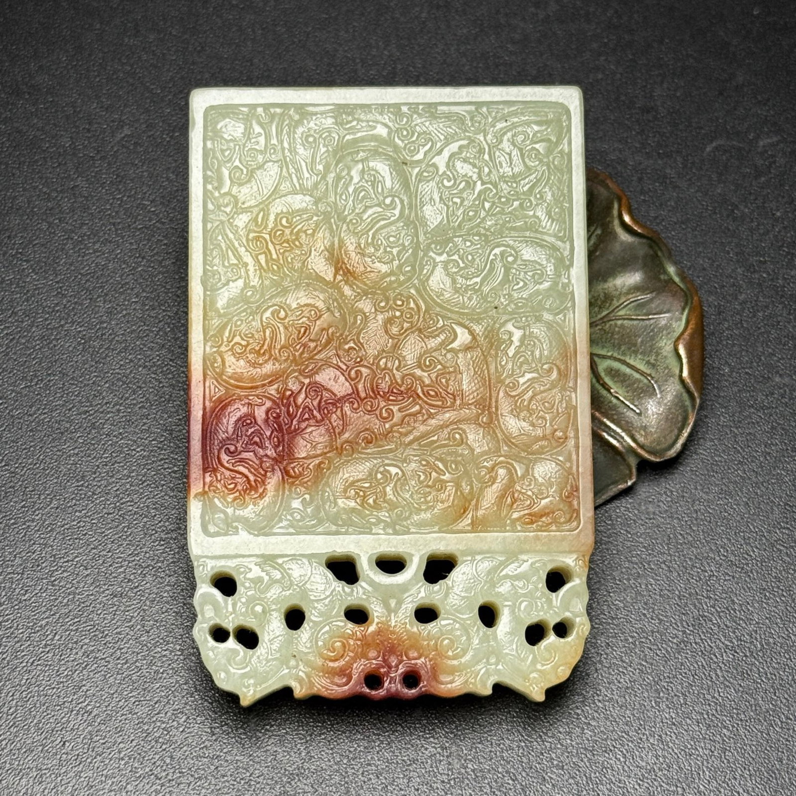 An Exquisite White Jade Dragon Pattern Pendant - 2