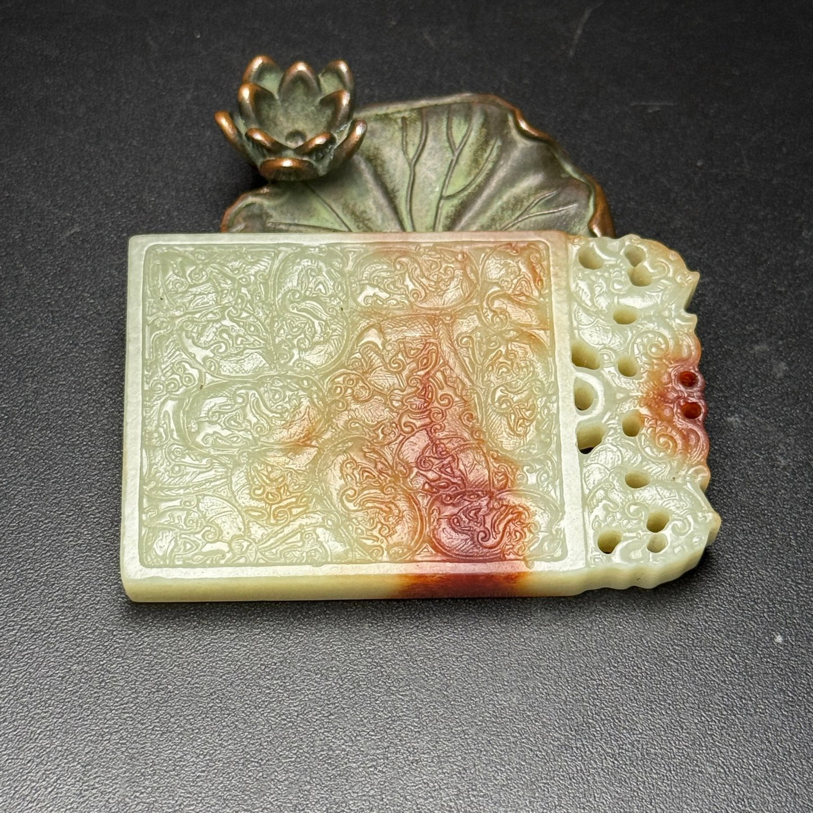 An Exquisite White Jade Dragon Pattern Pendant - 7