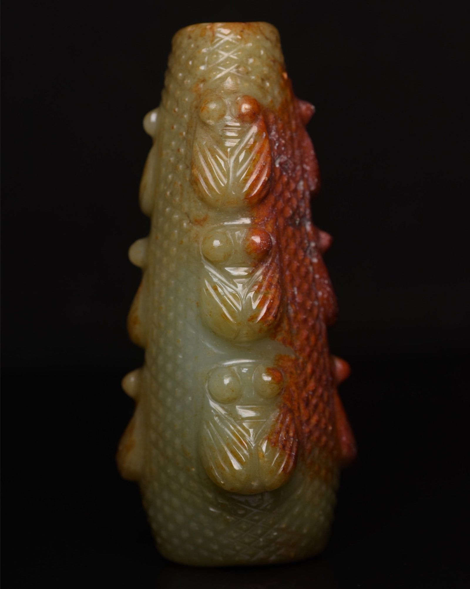 An Exquisite White Jade Cicada Pattern Pendant: An Exquisite White Jade Cicada Pattern Pendant,Qing Dynasty,China,Size:4.3inx1.9inx1.5in,Weight:228g 白玉蝉纹挂件,中国清代