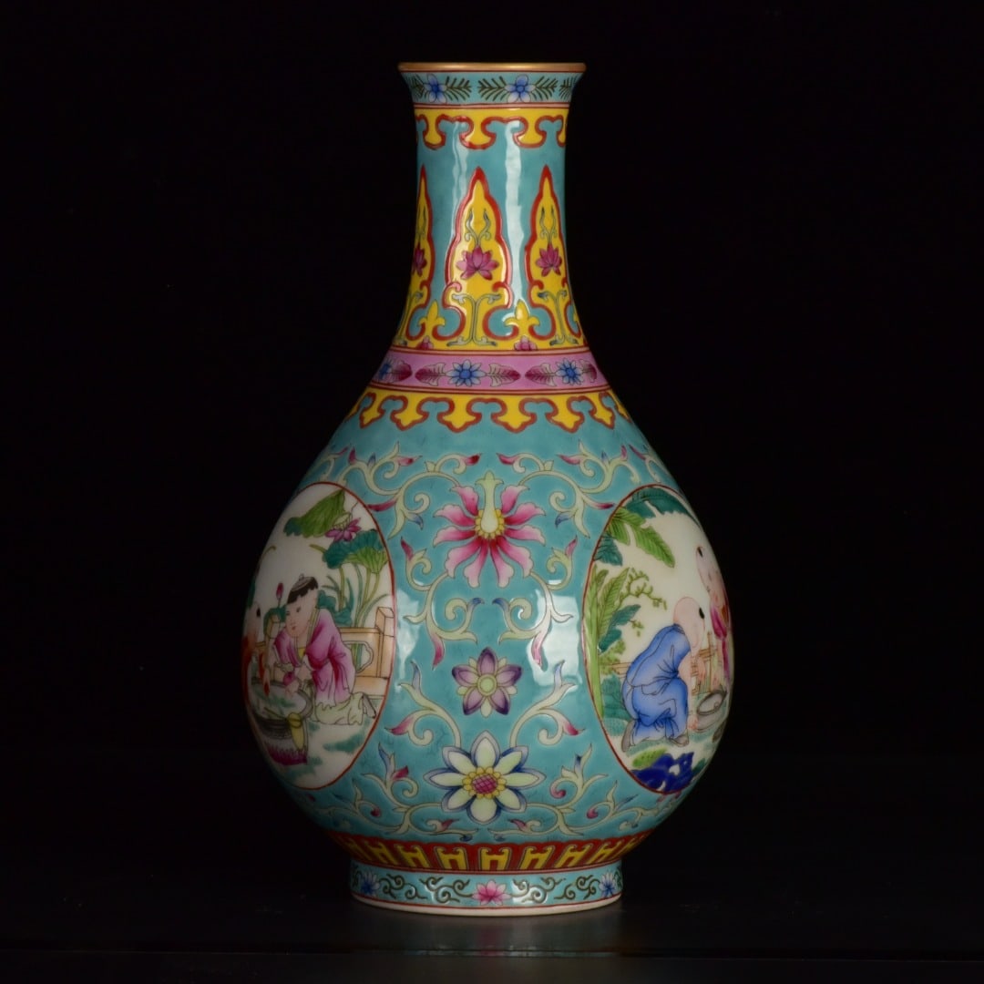 An Exquisite Green Glazed Enamel Painted Gold Figure and Story Pattern Vase: An Exquisite Green Glazed Enamel Painted Gold Figure and Story Pattern Vase,Qing Dynasty,China,Qianlong Six-Character Mark,Size:9.4inx5.7in