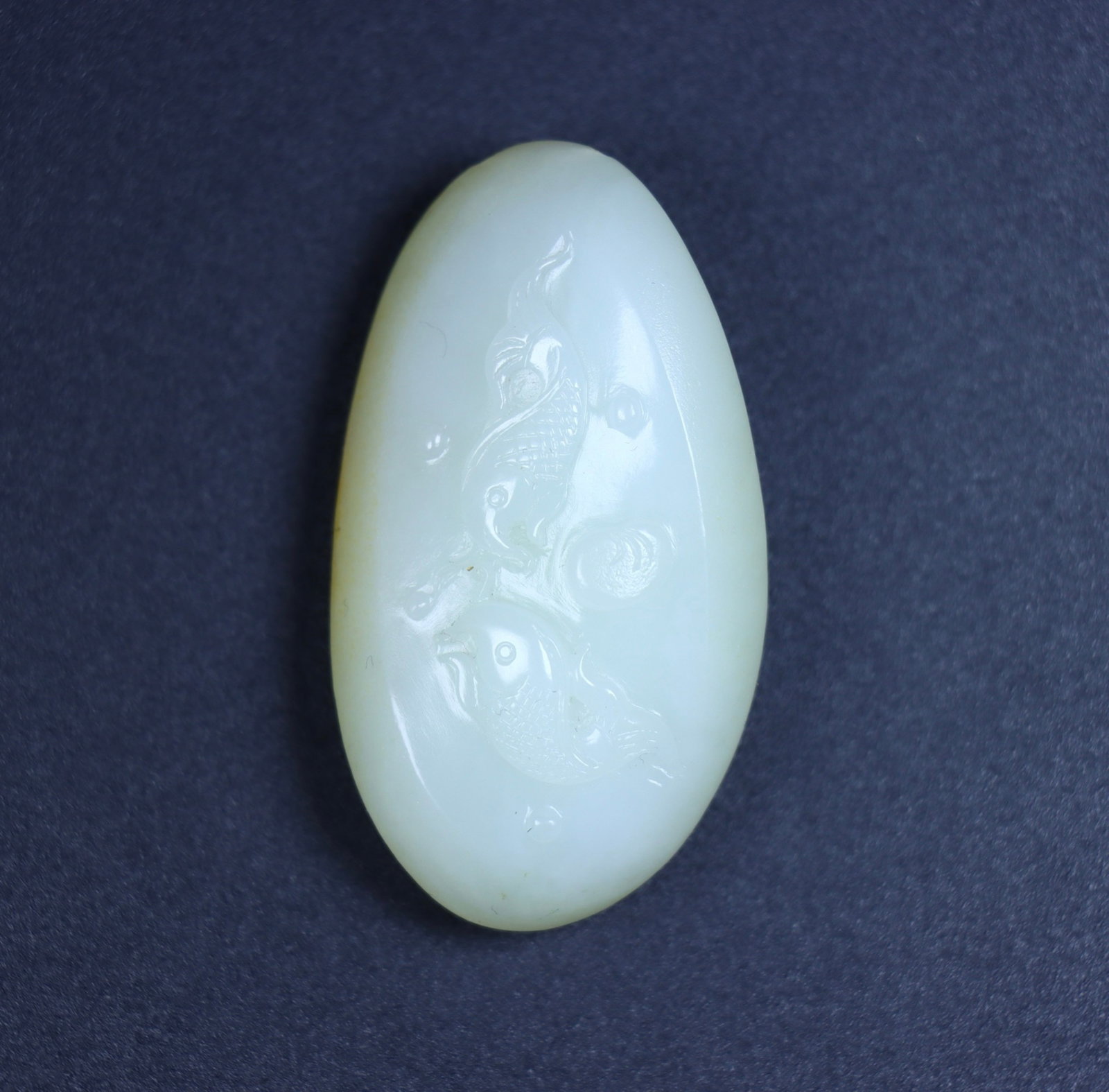 An Exquisite White Jade Fish Pattern Pendant - 2