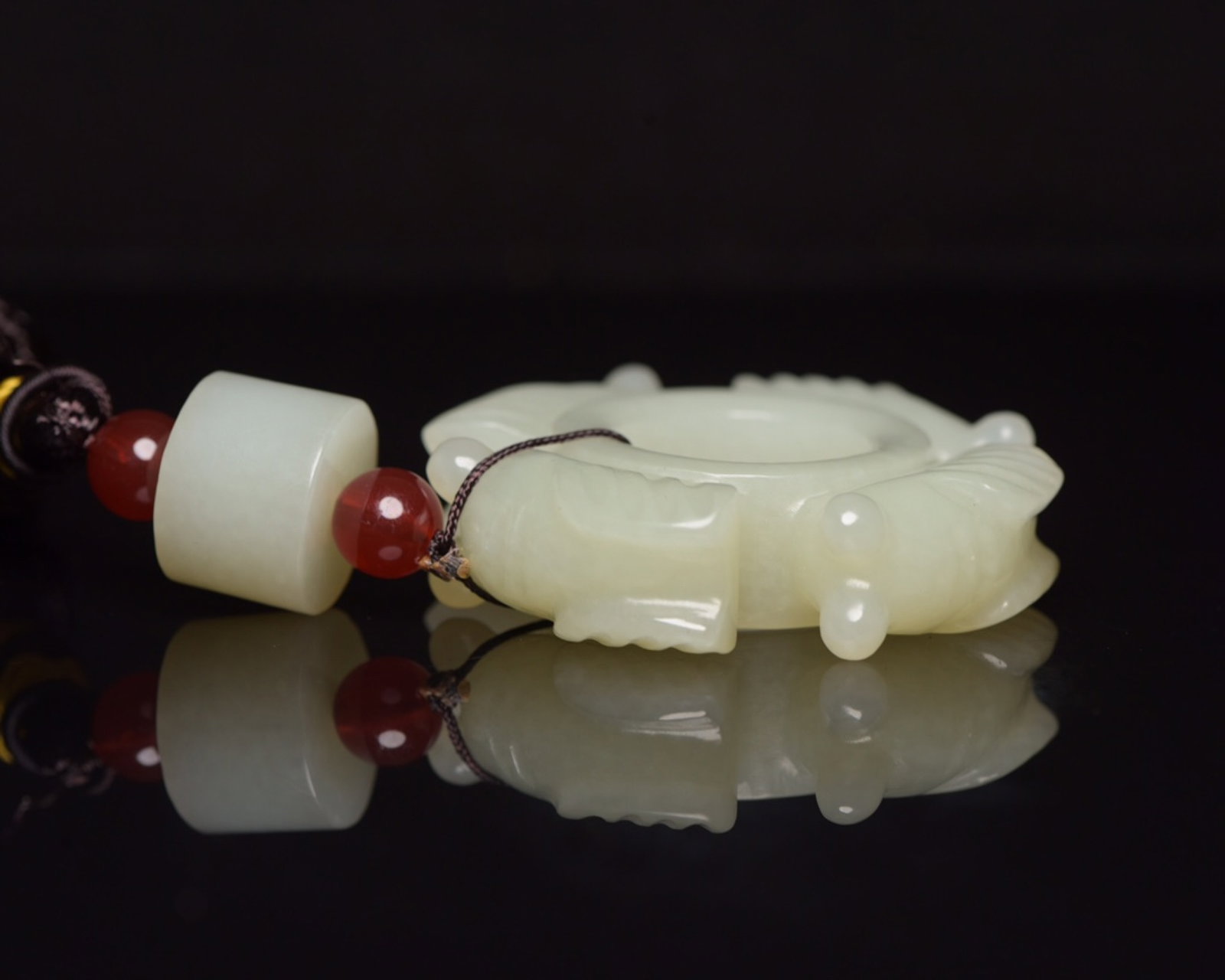 An Exquisite White Jade Cicada Pattern Pendant - 5