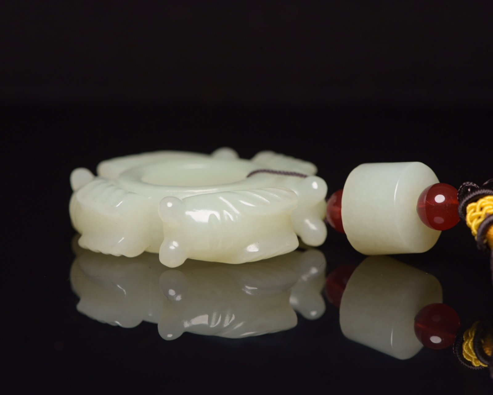 An Exquisite White Jade Cicada Pattern Pendant - 6