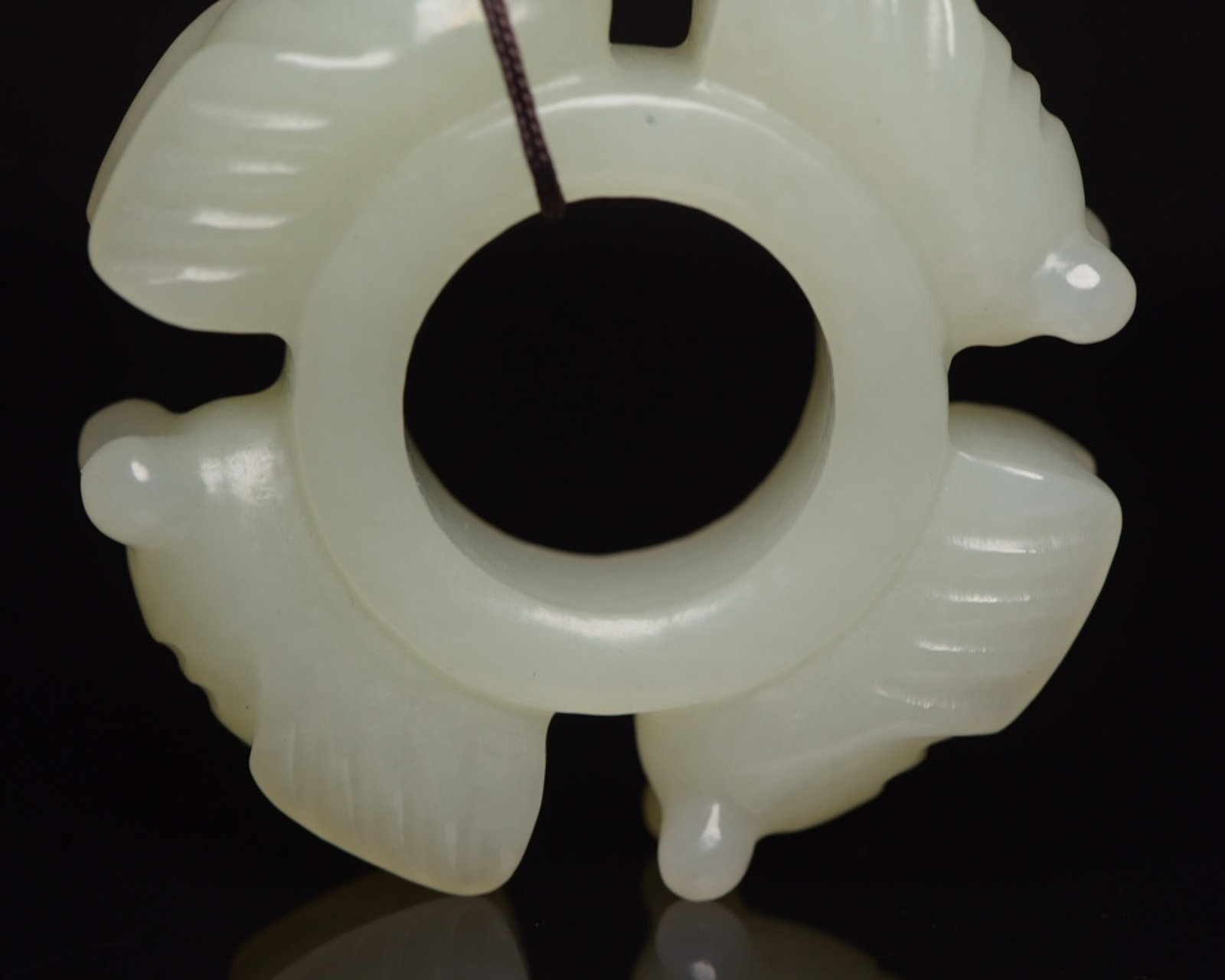 An Exquisite White Jade Cicada Pattern Pendant - 8