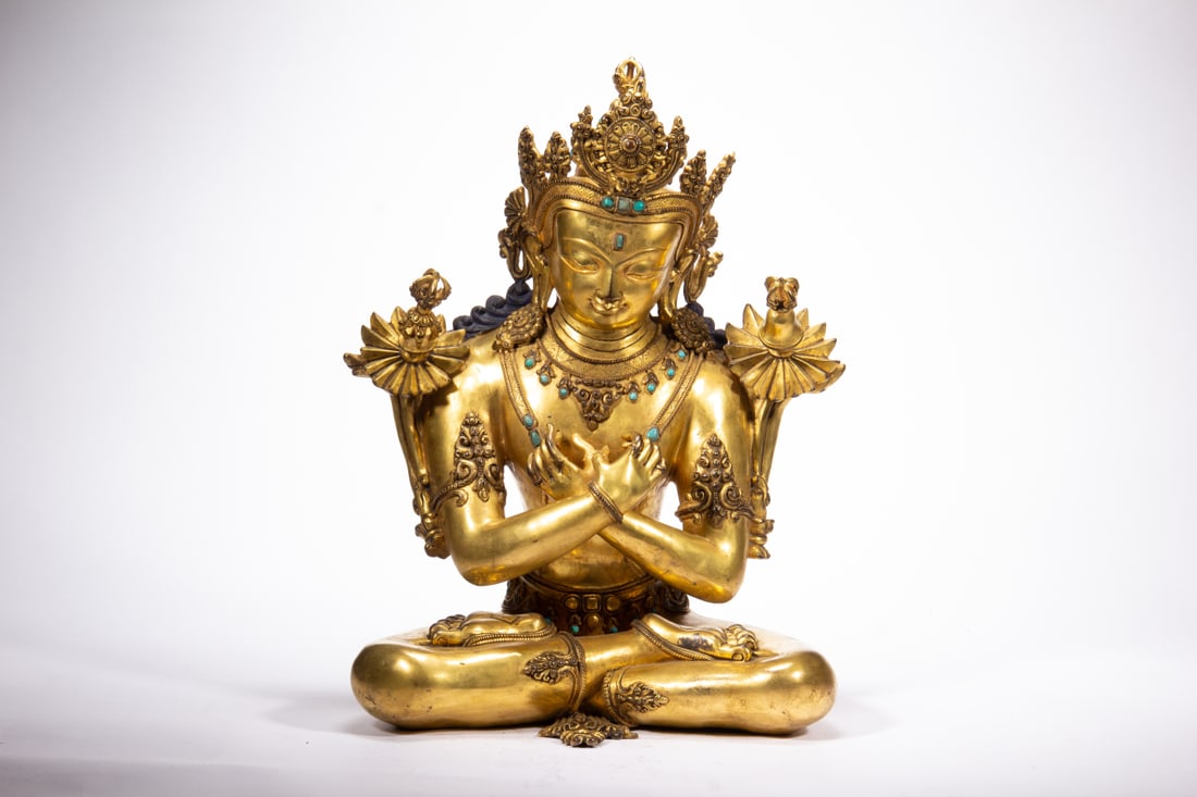 A Solemn Gilt Bronze Statue of Vajradhara,Inlaid Turquoise: A Solemn Gilt Bronze Statue of Vajradhara,Inlaid Turquoise,Ming Dynasty,China,Size:14.2inx8.7inx18.9in,Weight:12100g 铜鎏金金刚总持像,嵌绿&#