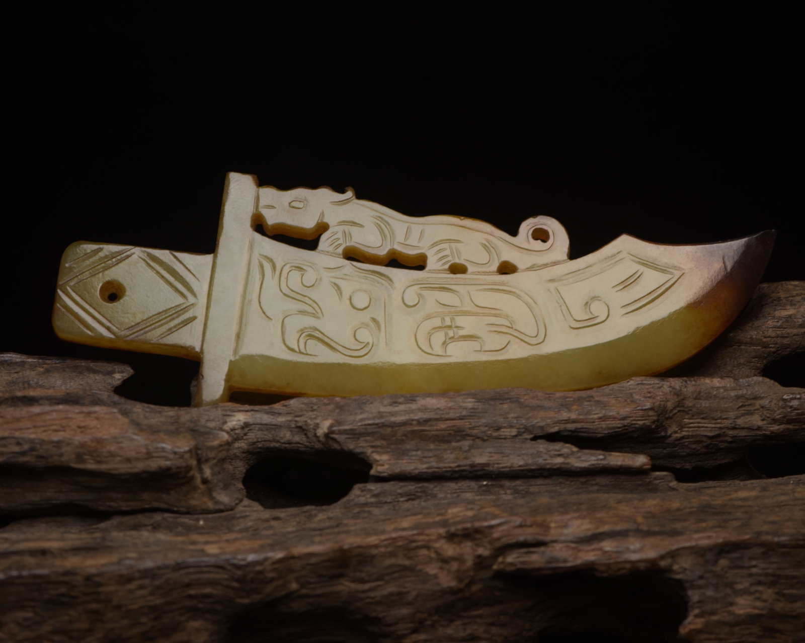 An Exquisite White Jade Chi-Dragon Pattern Sword - 2