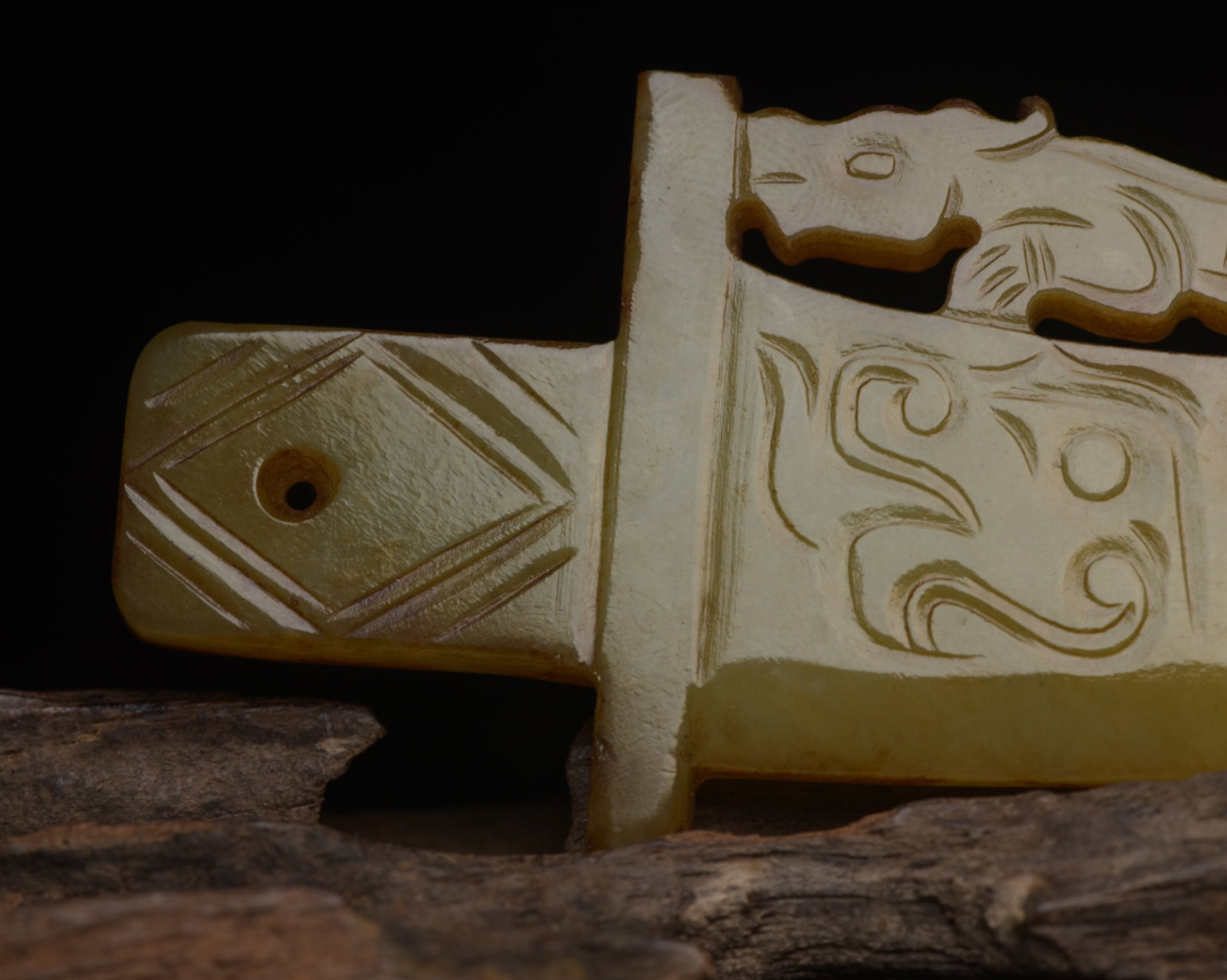 An Exquisite White Jade Chi-Dragon Pattern Sword - 7
