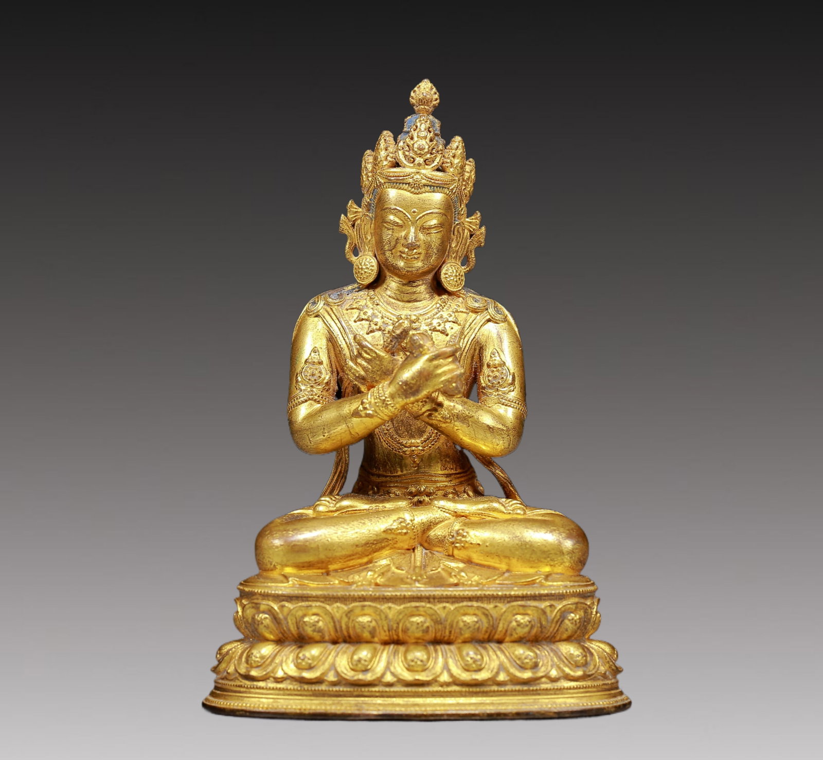 A Solemn Gilt Bronze Statue of Vajra: A Solemn Gilt Bronze Statue of Vajra,Ming Dynasty, China,Size:2.7inx2inx3.9in,Weight:245g 铜鎏金金刚总持像，明代