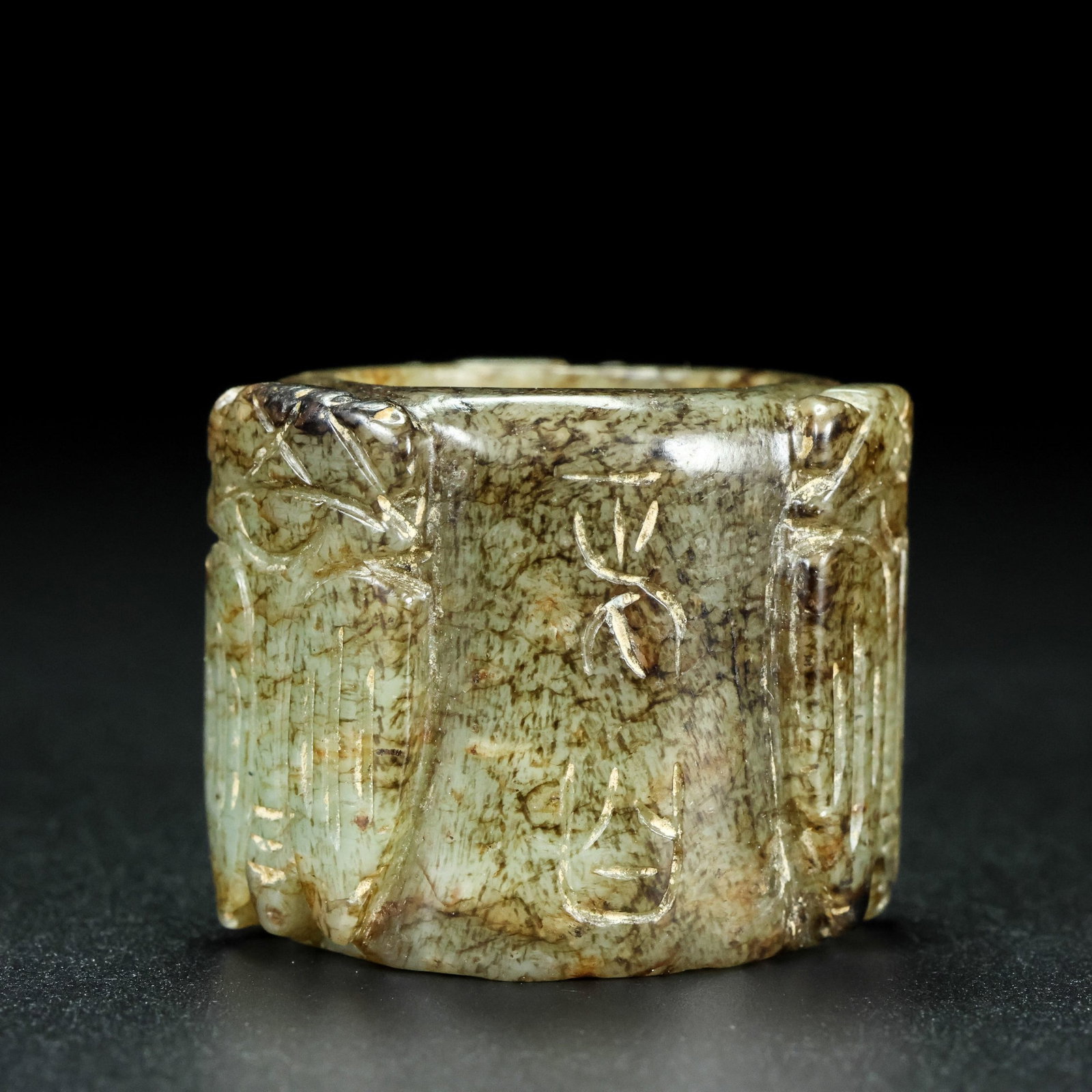 An Exquisite White Jade Cicada Pattern Ring - 2