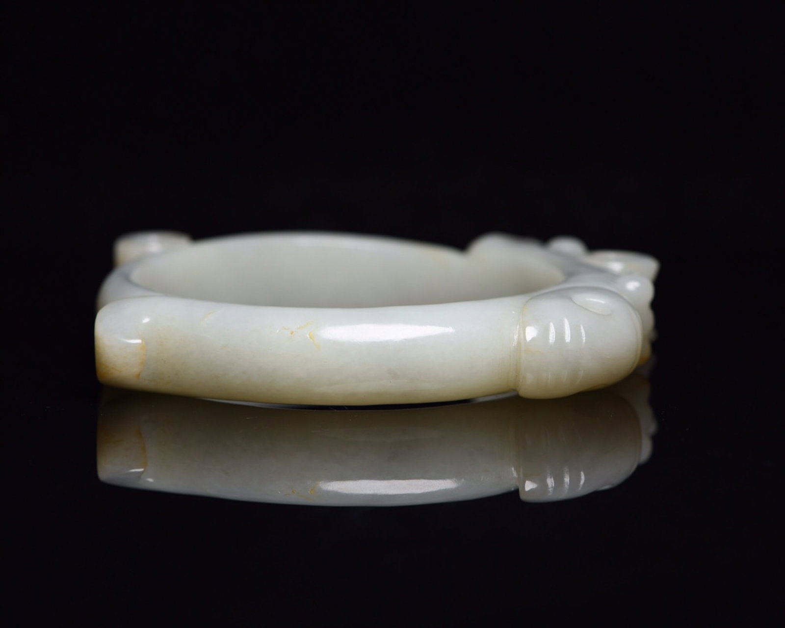 An Exquisite White Jade Ring - 4