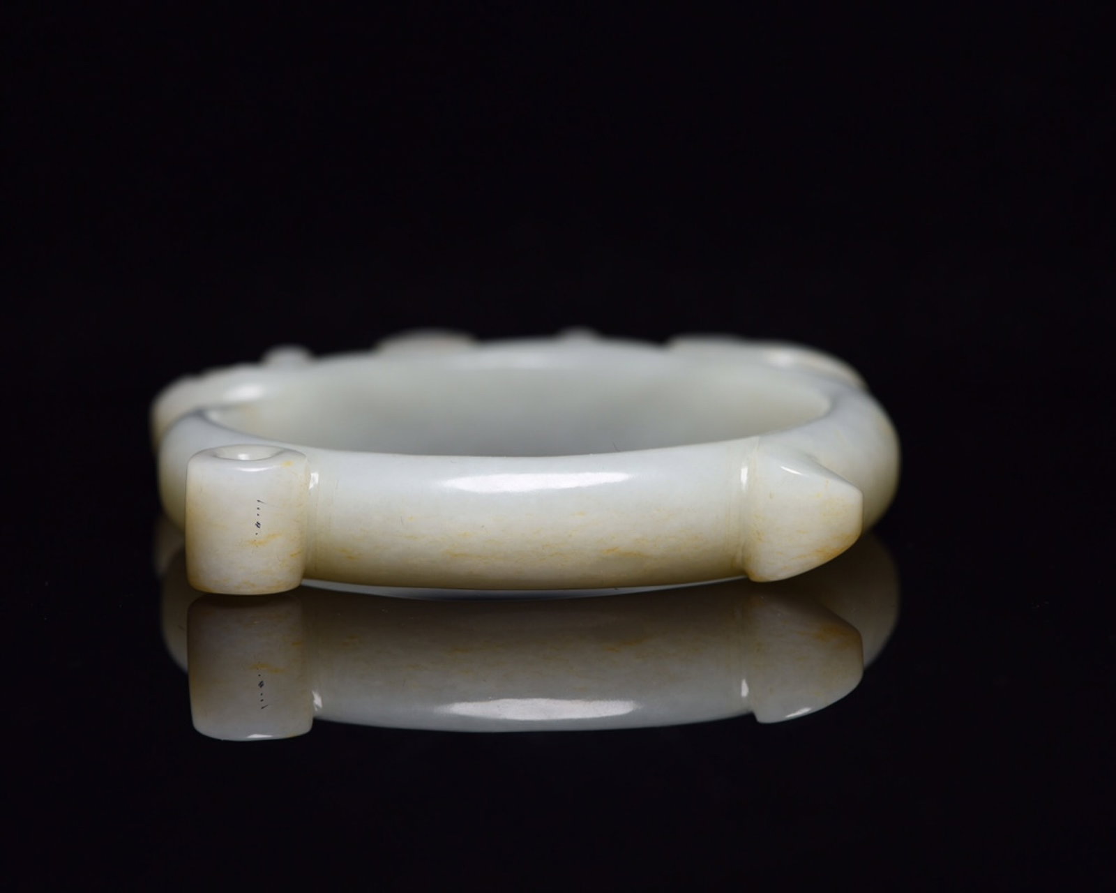 An Exquisite White Jade Ring - 5