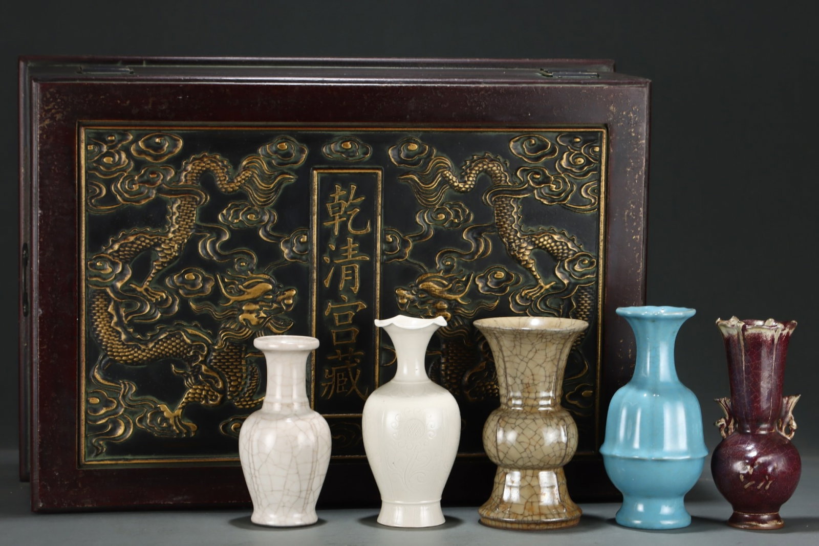 A Set Of Vases from the Five Great Kilns Vases(Guan yao Ding yao Ru yao Ge yao Jun yao) (1 of 8)