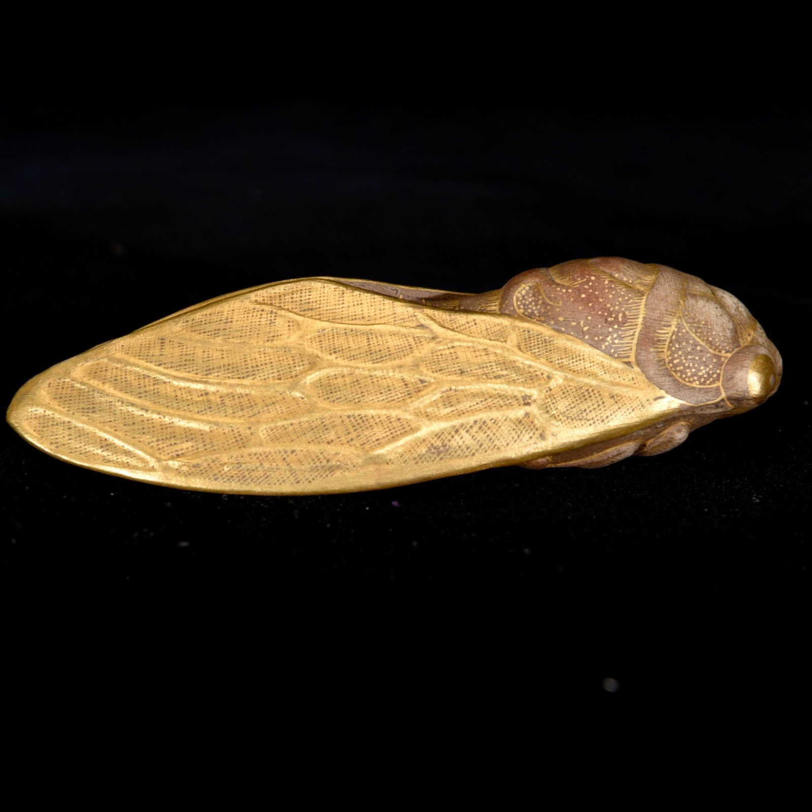 An Exquisite Biomimetic Porcelain Cicada Ornament: An Exquisite Biomimetic Porcelain Cicada Ornament,Qing Dynasty,China,Size:1inx3.3inx1.2in 仿生瓷蝉摆件,中国清代