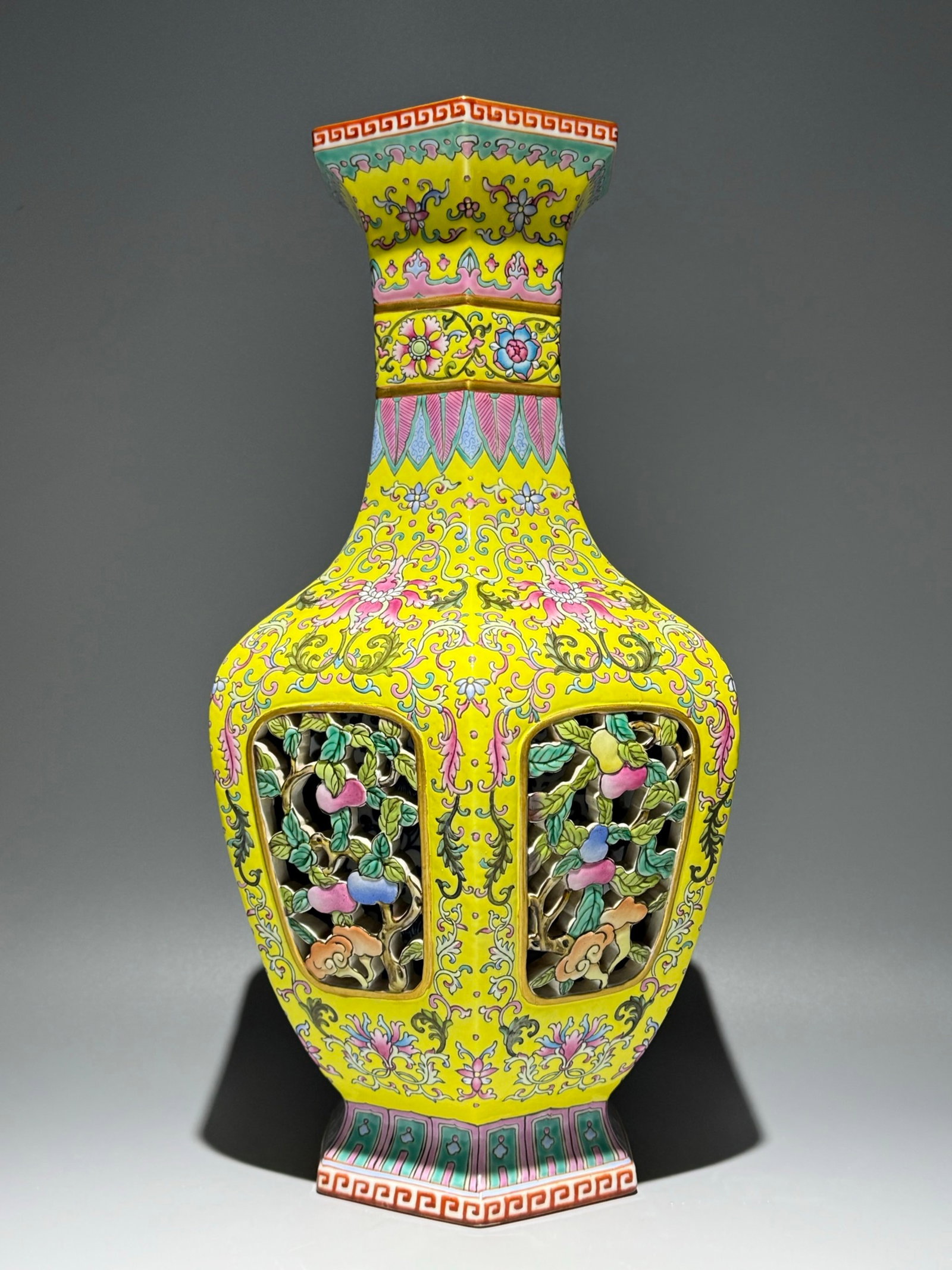 A Huge Enamel Lotus Pattern Vase - 2