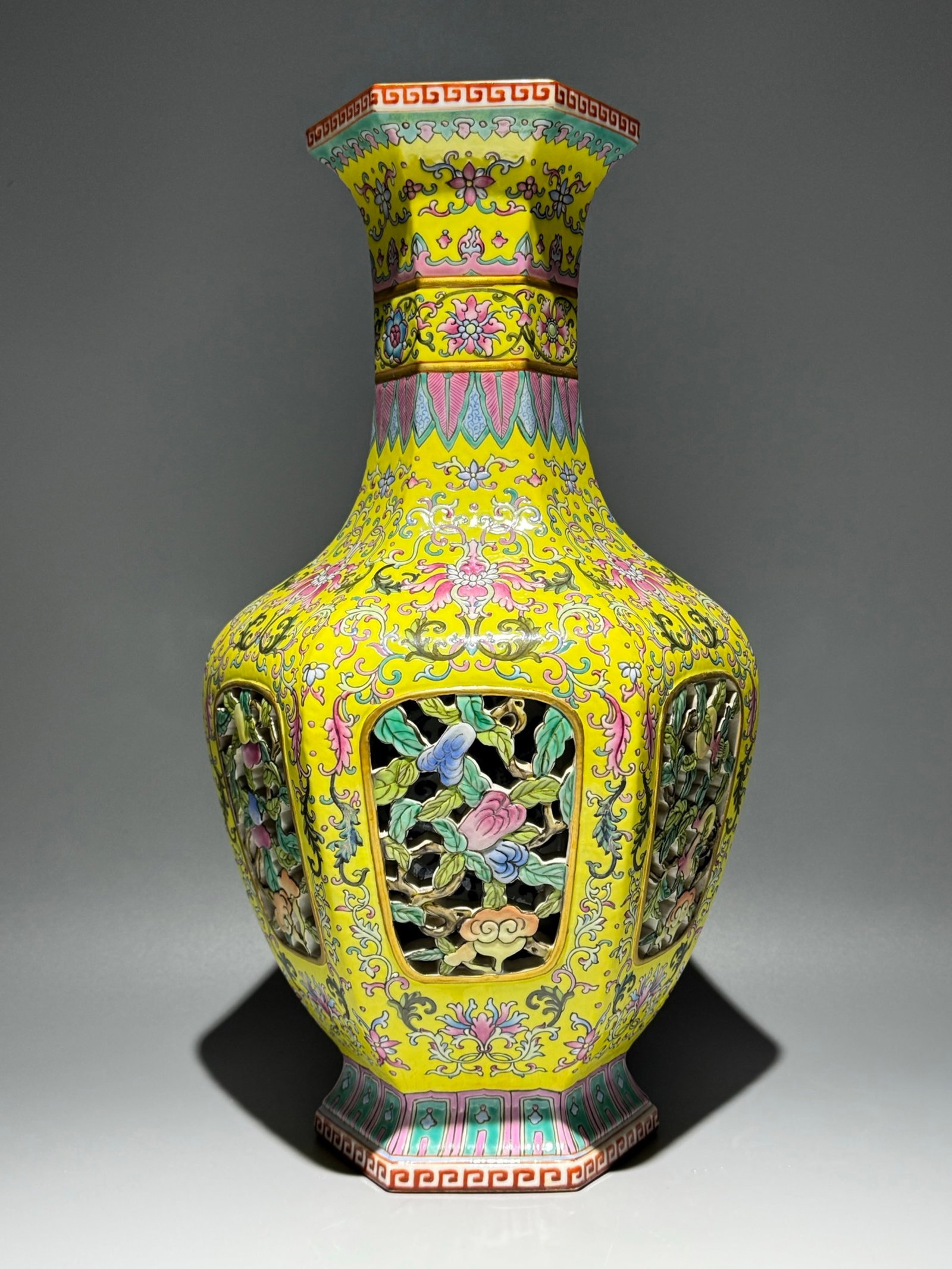 A Huge Enamel Lotus Pattern Vase - 3