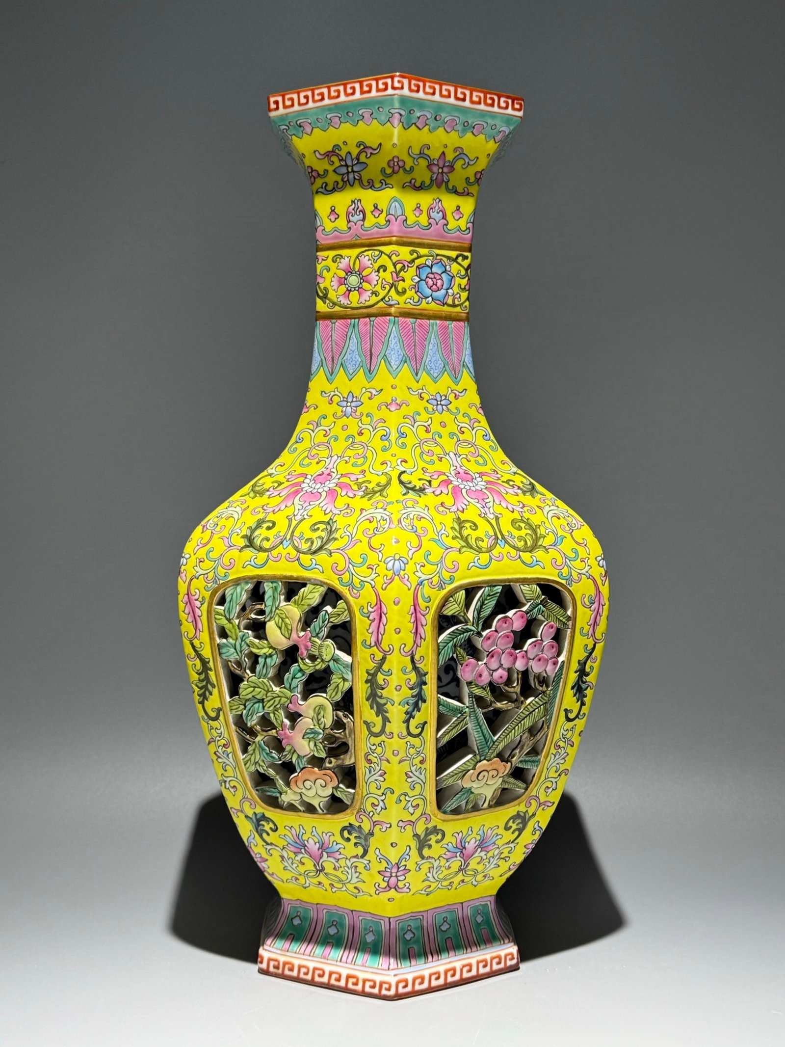 A Huge Enamel Lotus Pattern Vase - 4